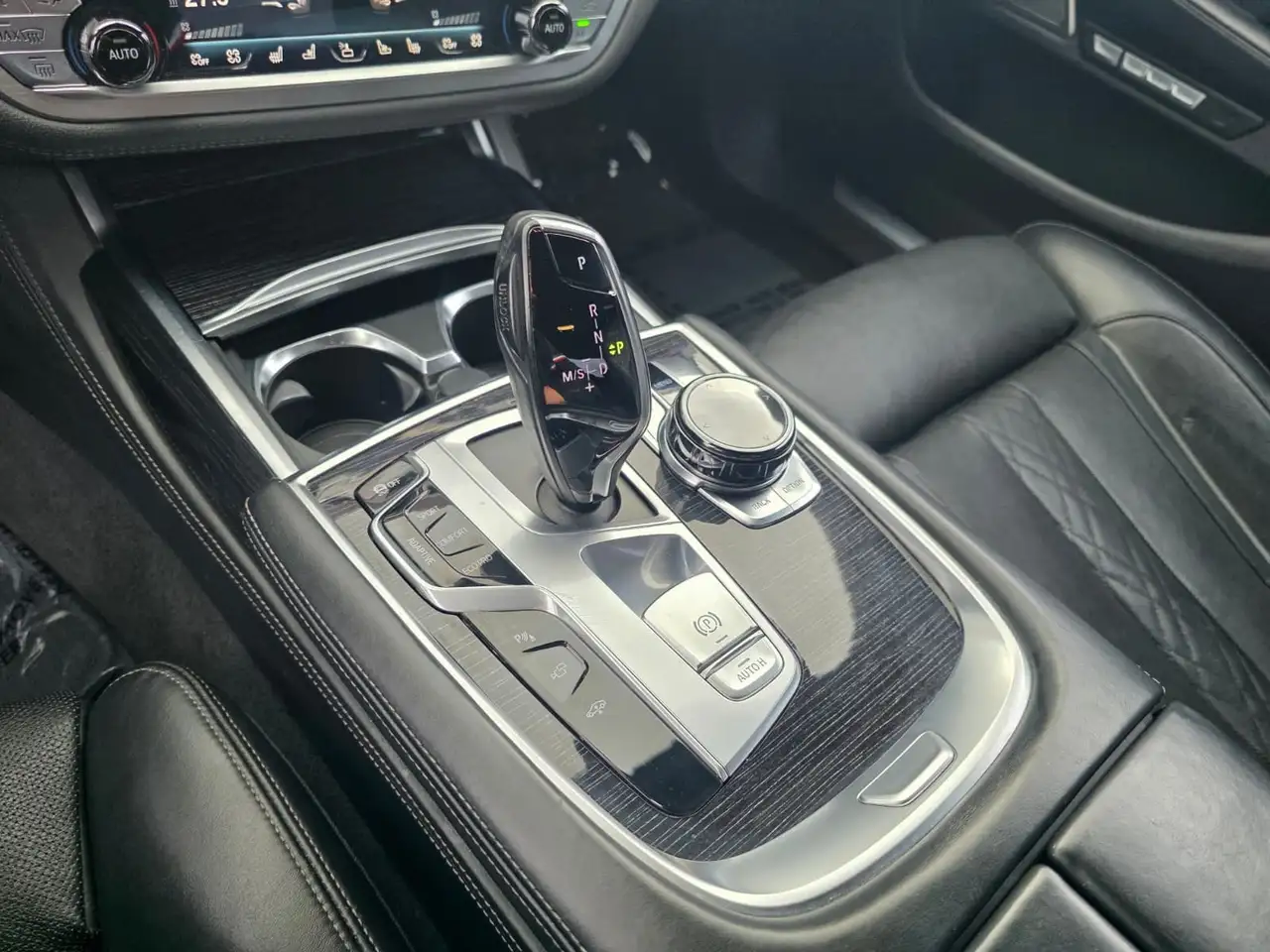 BMW 7 Series photo BMW 7 Series