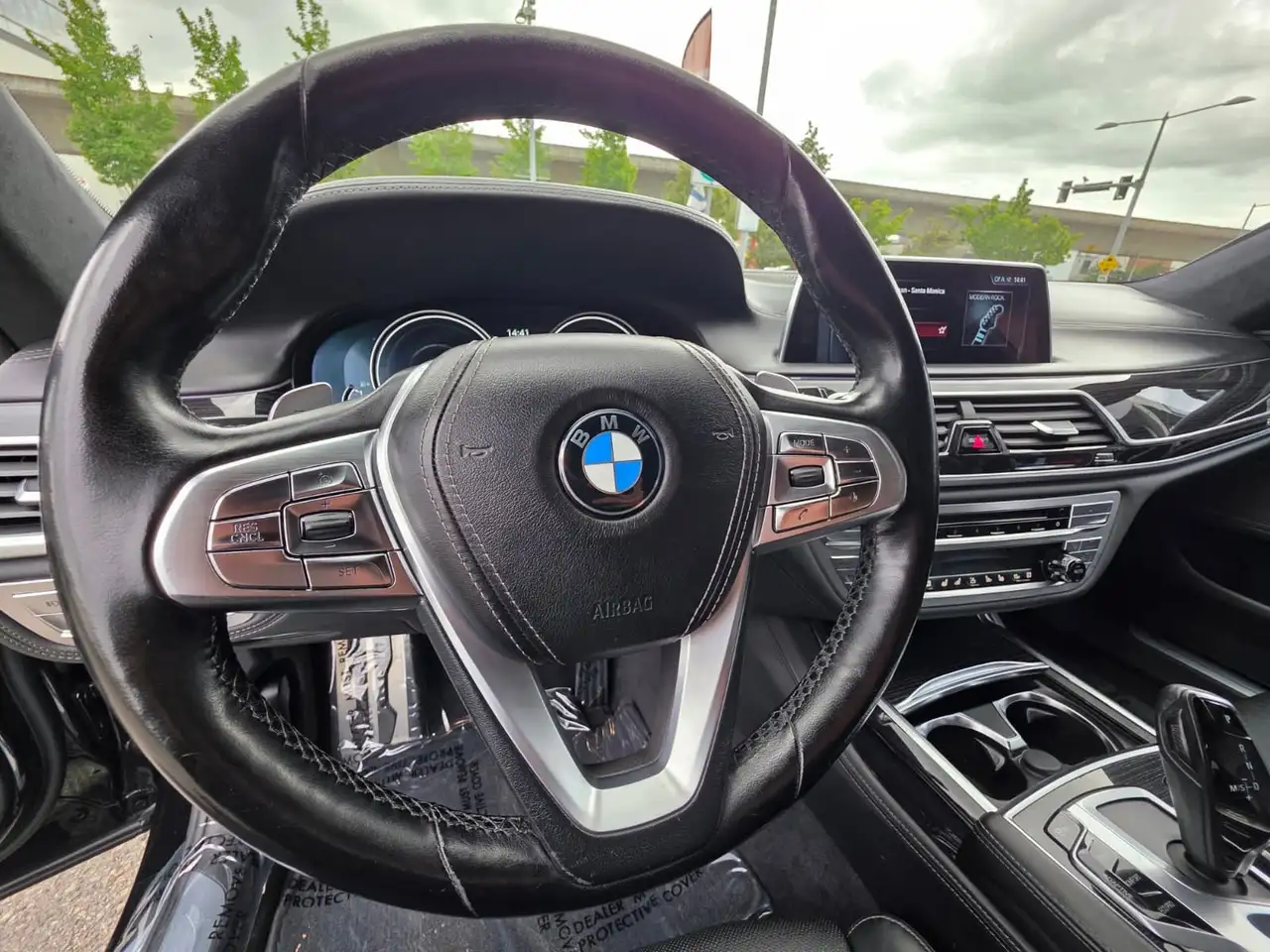 BMW 7 Series photo BMW 7 Series