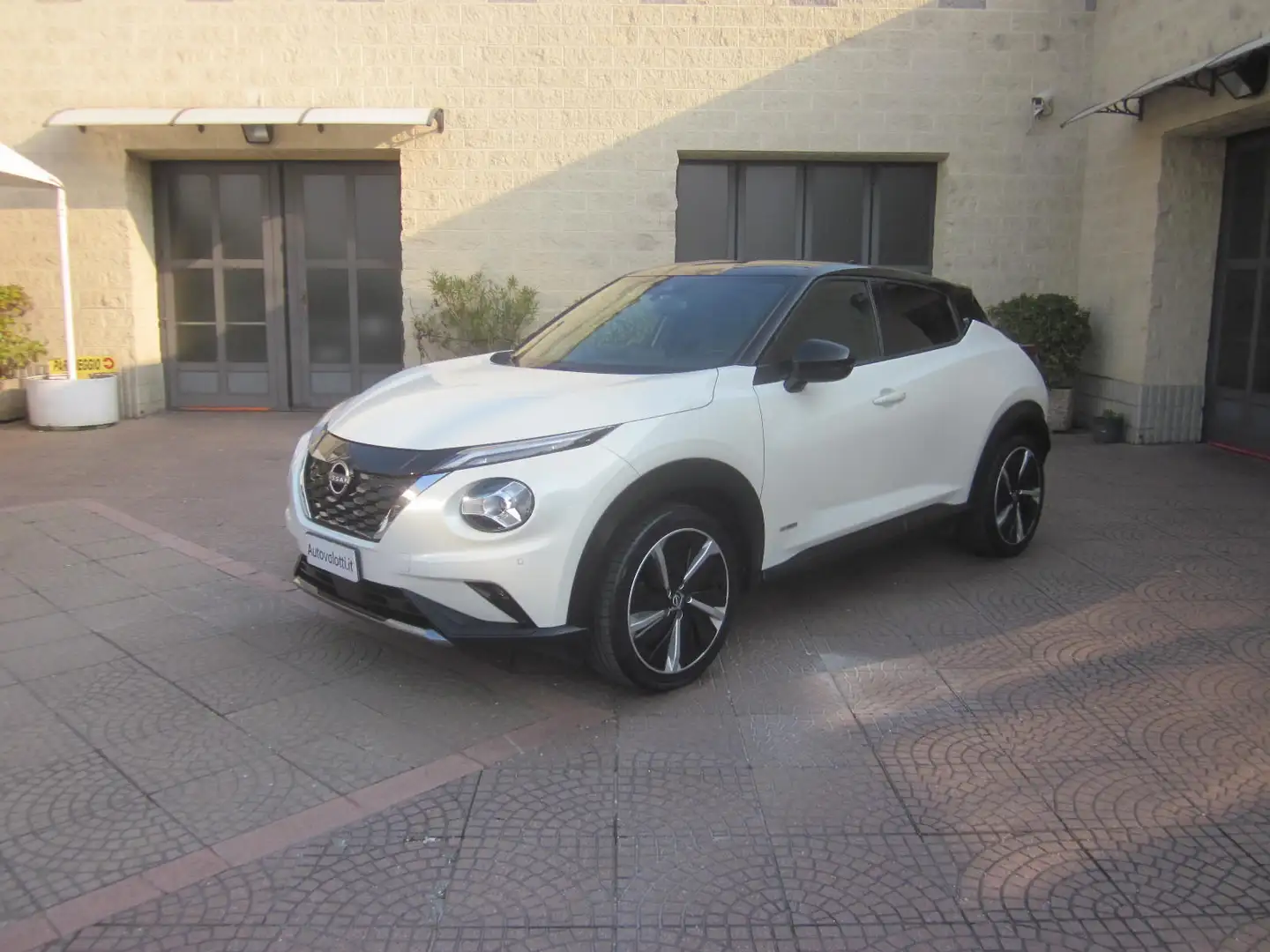 Nissan Juke 1.6 hev Full Hybrid Auto N-Design Weiß - 1