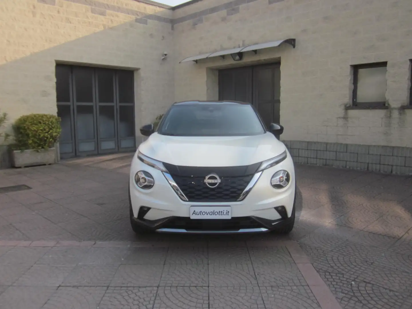 Nissan Juke 1.6 hev Full Hybrid Auto N-Design Weiß - 2