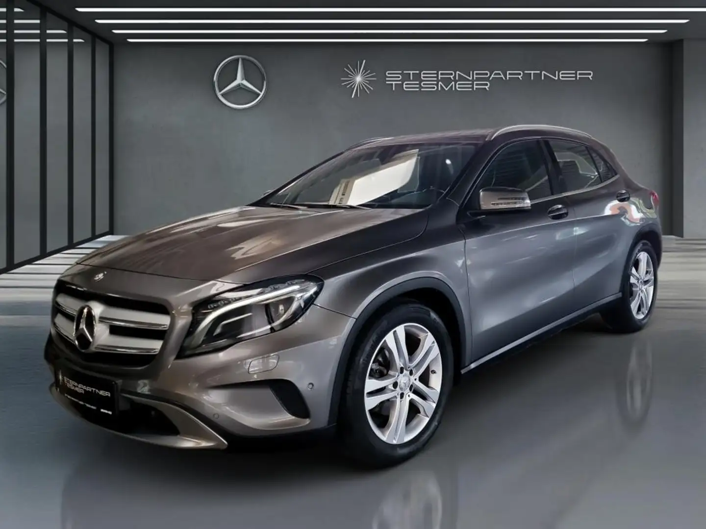 Mercedes-Benz GLA 180 +NAVI+SHZ+Xenon+AUT+PDC+Klimaaut. Gris - 1