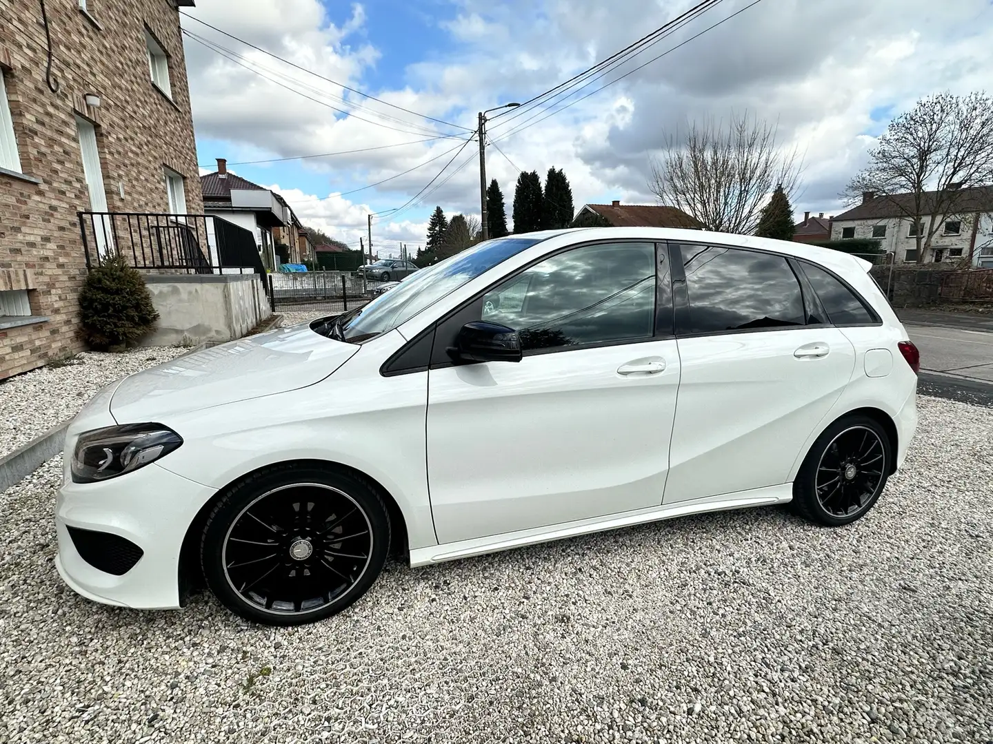Mercedes-Benz B 200 d - 1