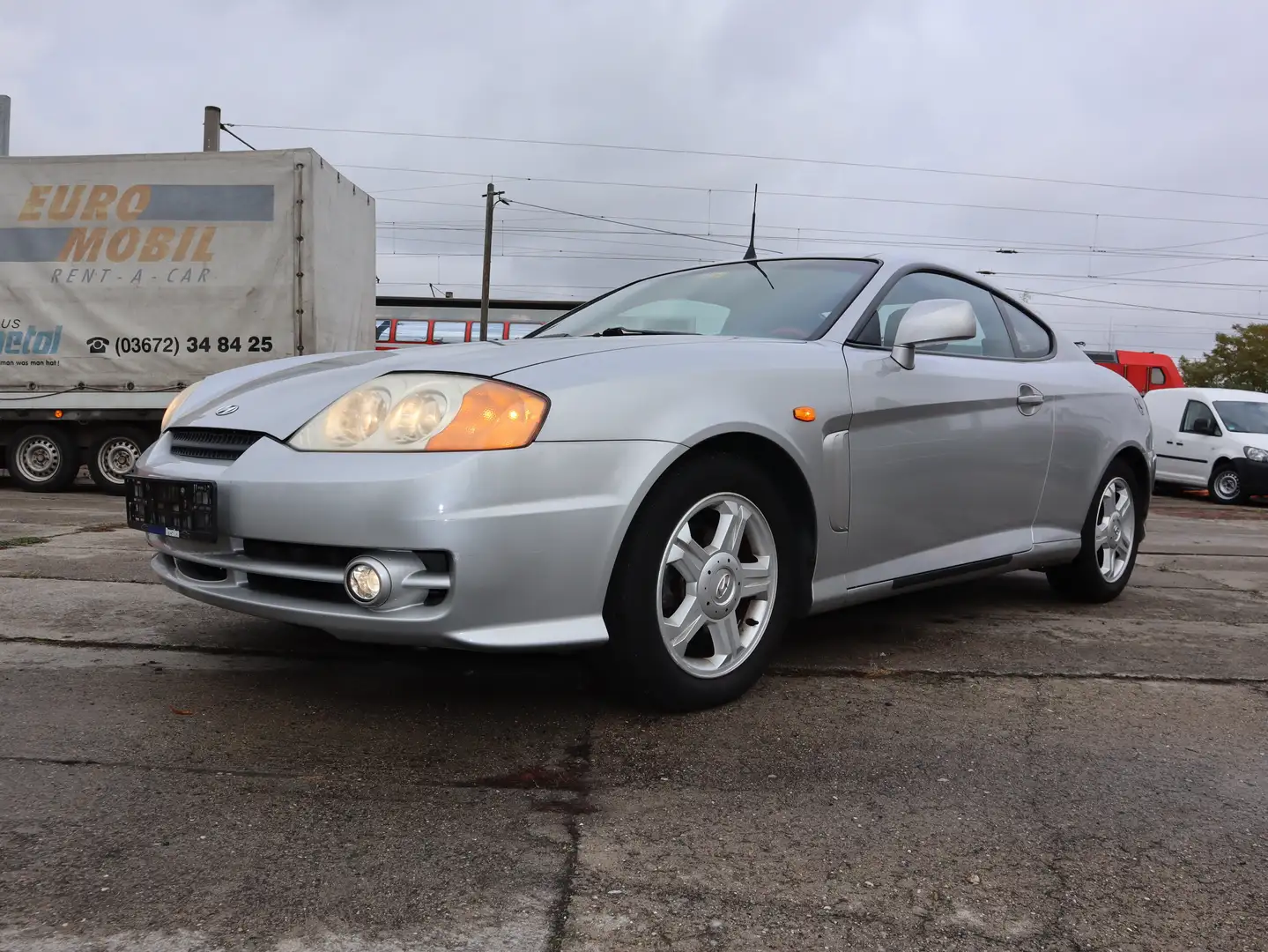 Hyundai Coupe GLS 2,0 Ltr.-100 kW 16V KAT Gümüş rengi - 2