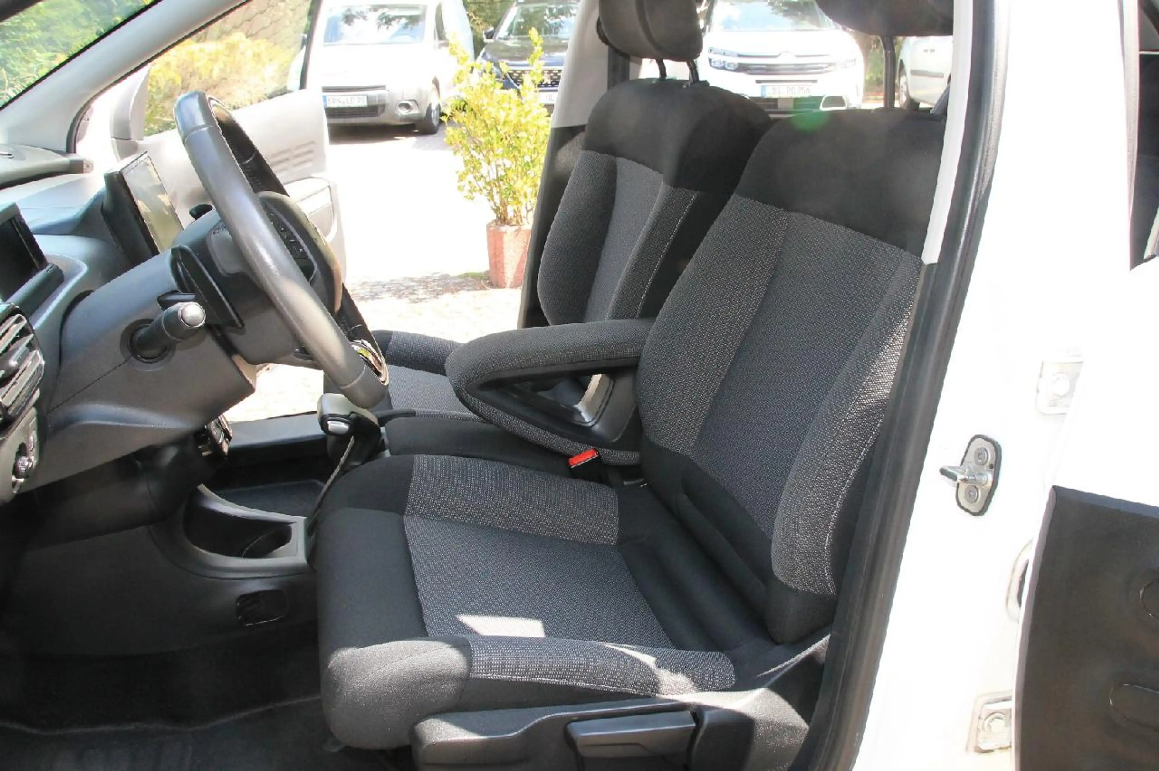 Citroen C4 Cactus Shine Automatik — photo 8