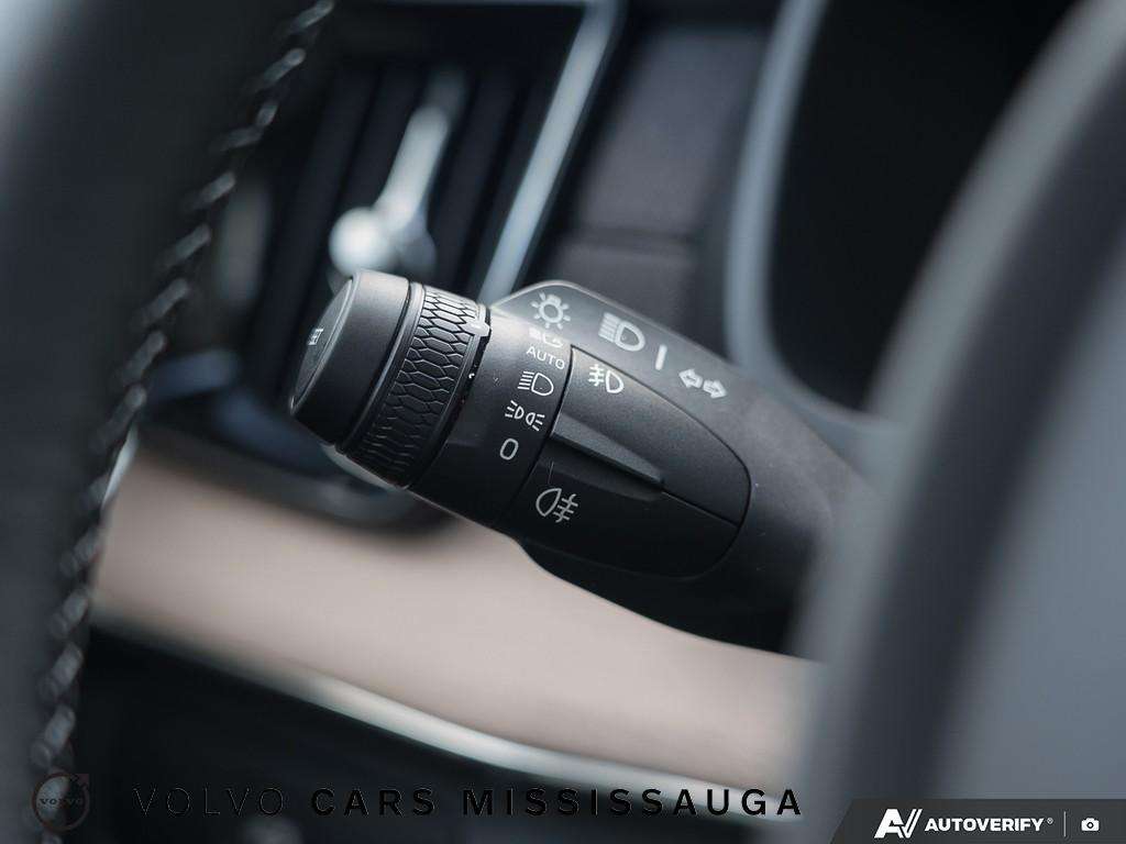 2026 Volvo XC90 B6 AWD Plus Bright Theme 7-Seater thumb 16