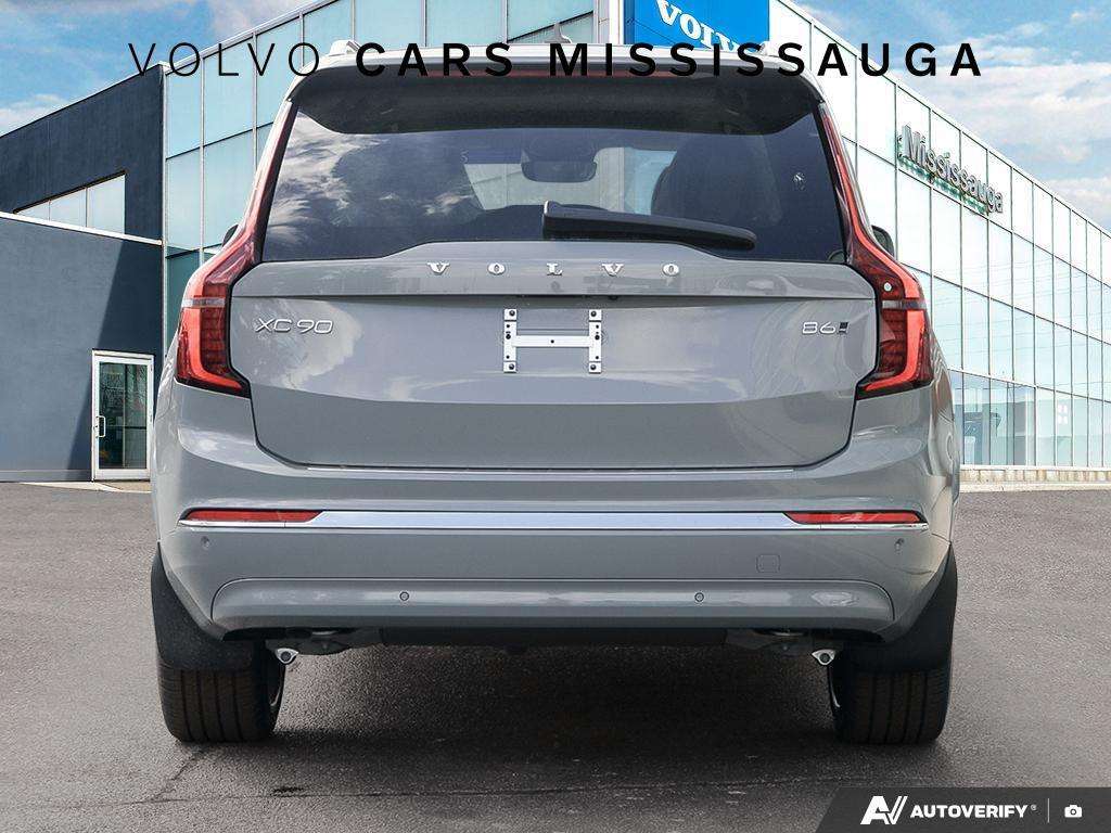 2026 Volvo XC90 B6 AWD Plus Bright Theme 7-Seater alt 5