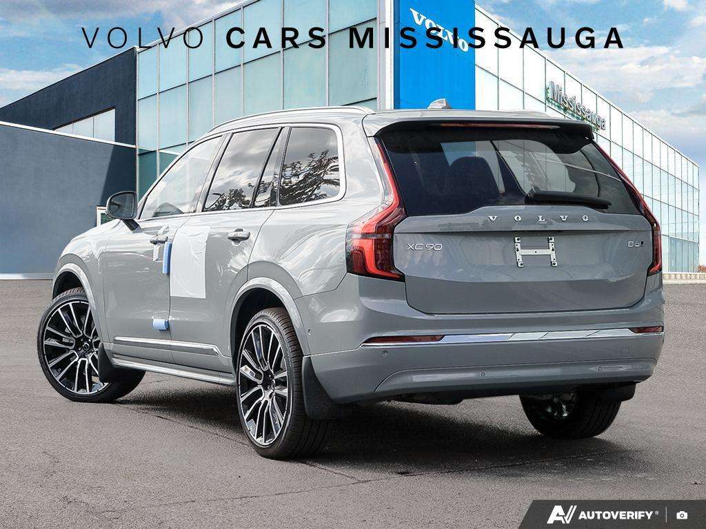 2026 Volvo XC90 B6 AWD Plus Bright Theme 7-Seater alt 4