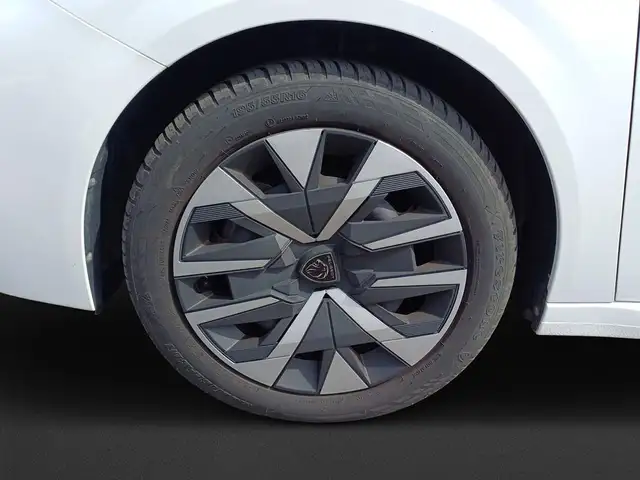 Peugeot 208 view 8