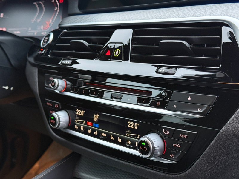 BMW 550 5 Touring M550 d xDrive*1. HAND*HEAD*GARANT — photo 12