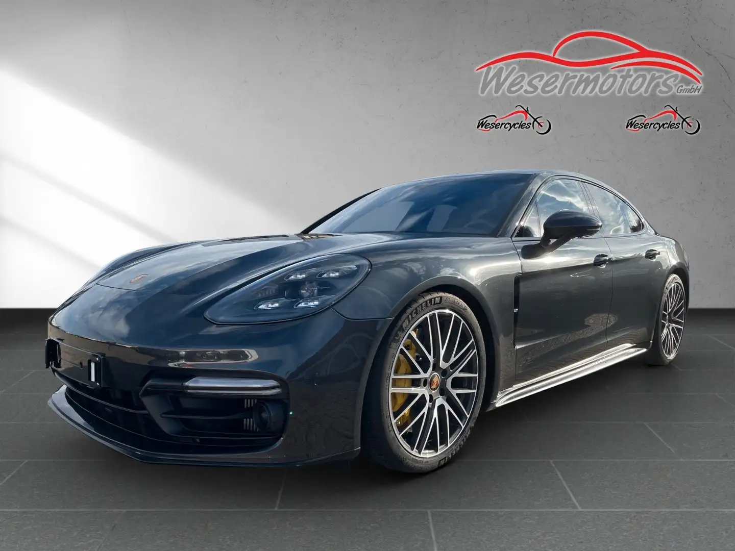 Porsche Panamera GTS / Approved Grau - 1