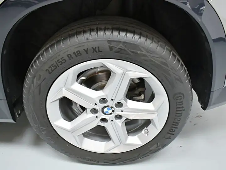 BMW X1 2024, foto 6