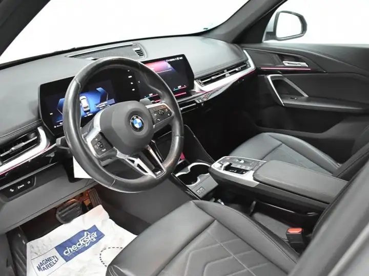 BMW X1 2024, foto 8