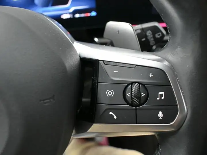 BMW X1 2024, foto 14