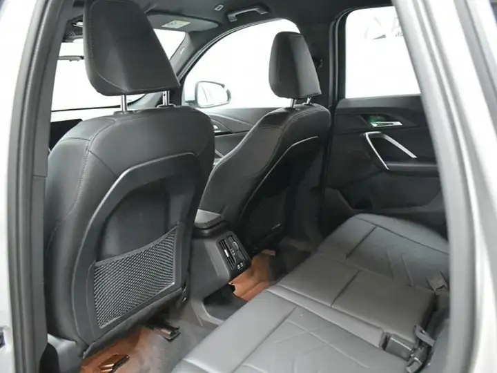 BMW X1 2024, foto 31
