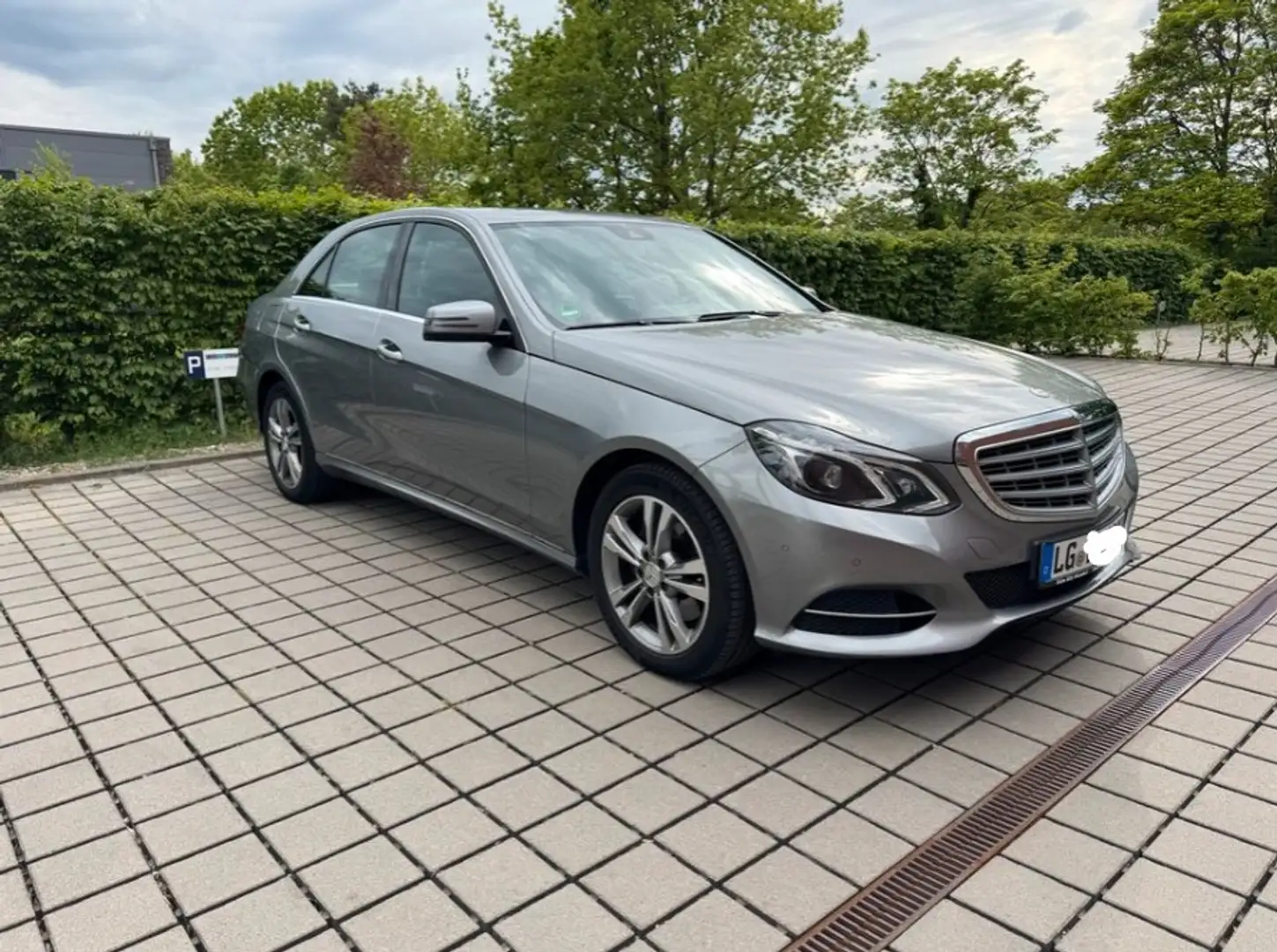 Mercedes-Benz E 250 CDI Massagesitze ILS Comand TÜV Neu Grau - 2