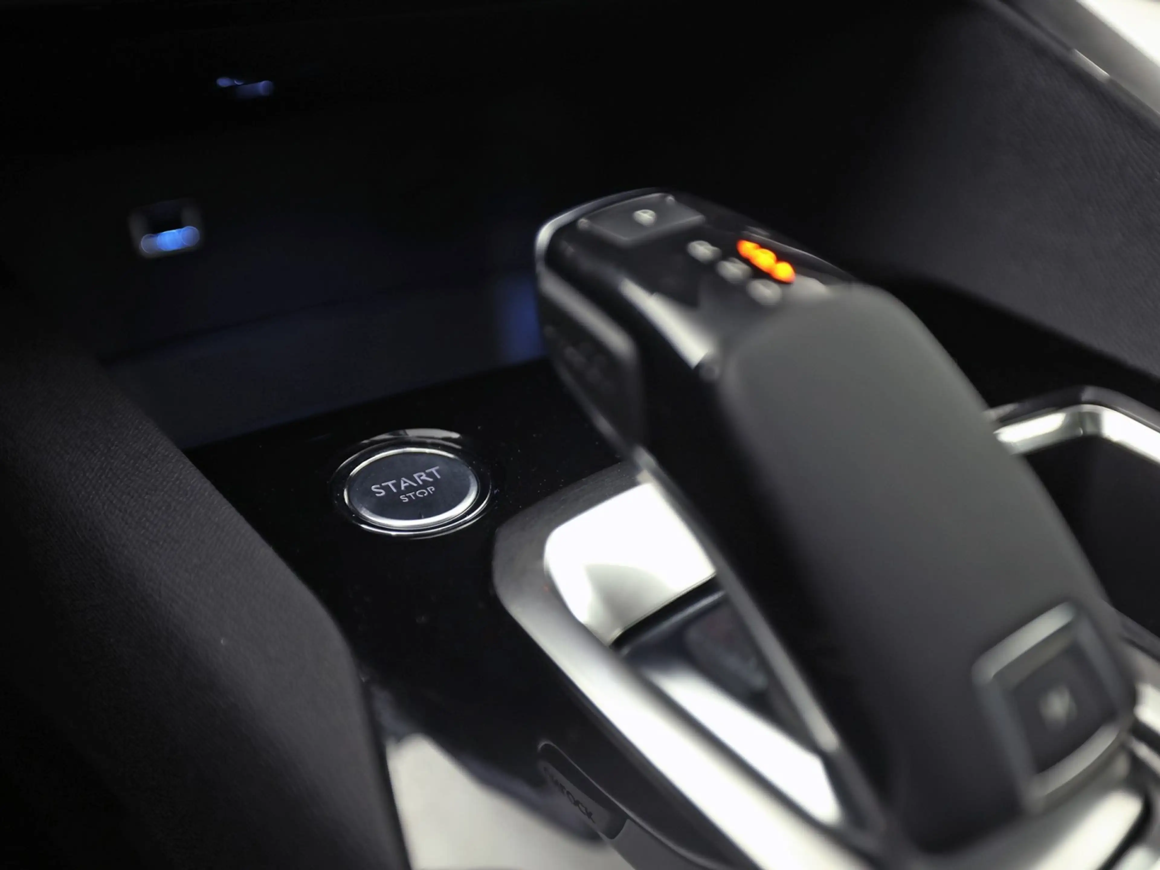 Peugeot 3008 1.2 PureTech Allure Sport Automaat (PANORAMADAK, A — photo 28
