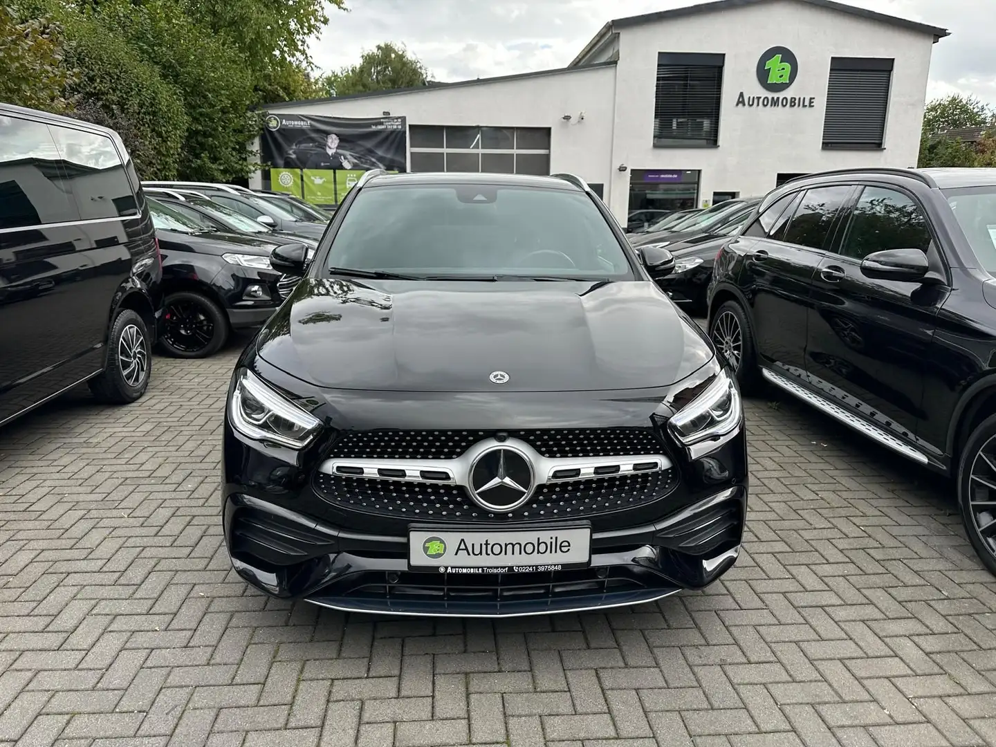 Mercedes-Benz GLA 200 AMG*NAVI*DAB*SPUR*LED Schwarz - 2