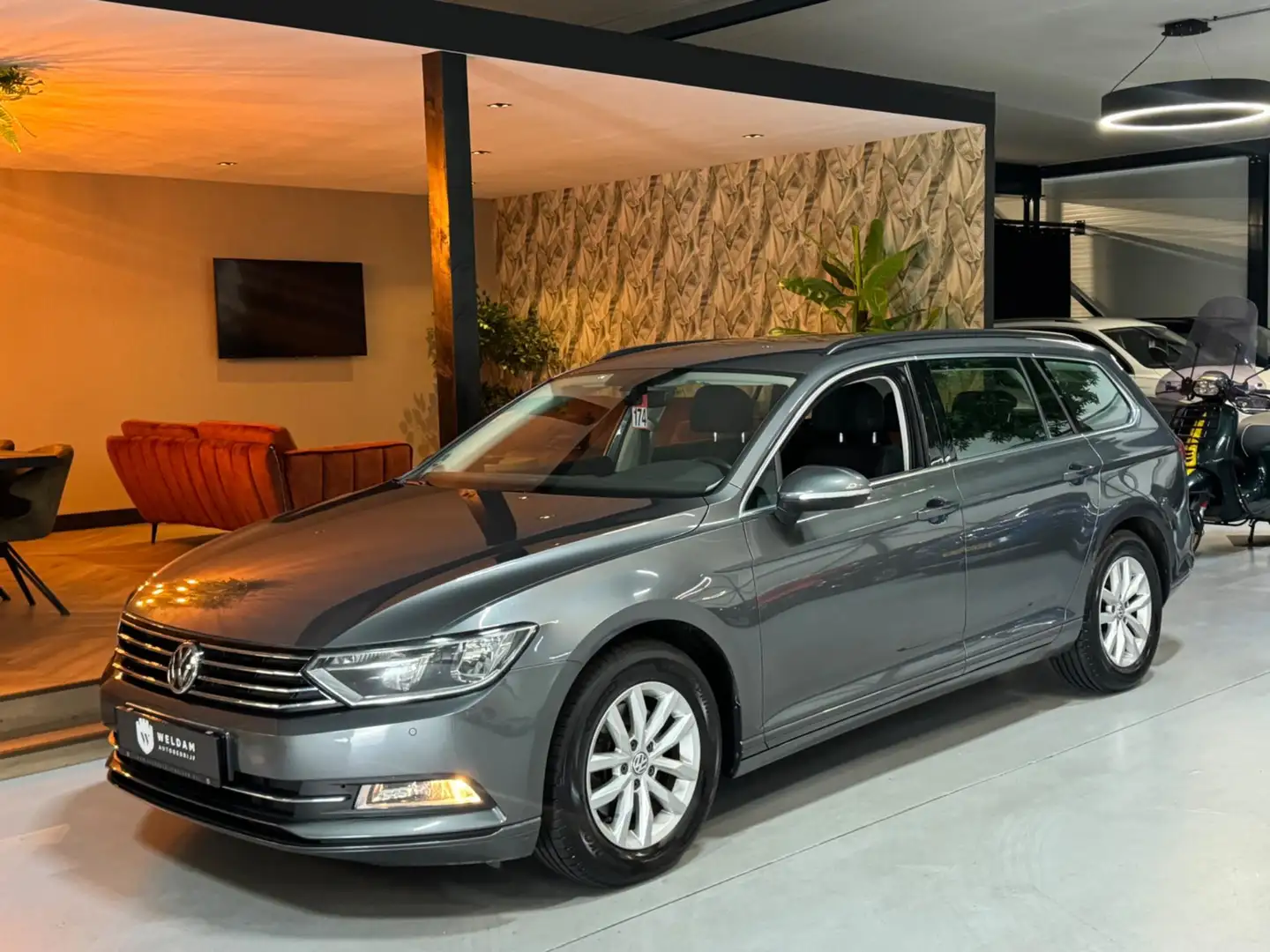 Volkswagen Passat Variant 1.4 TSI ACT Comfortline Bluemotion Garantie Camera Grijs - 2