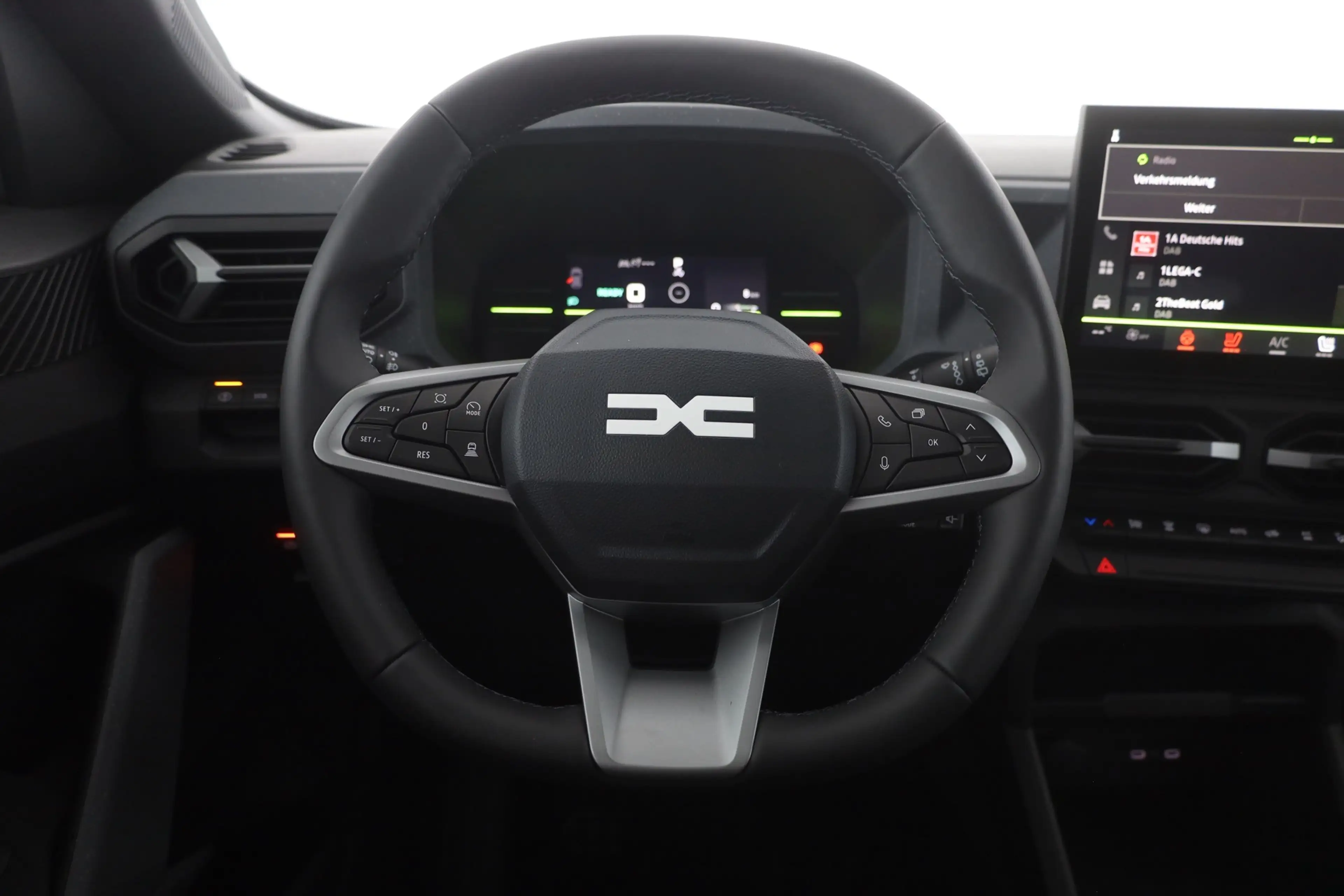 Dacia Duster Hybrid 155 Aut. LED ACC Navi — photo 10