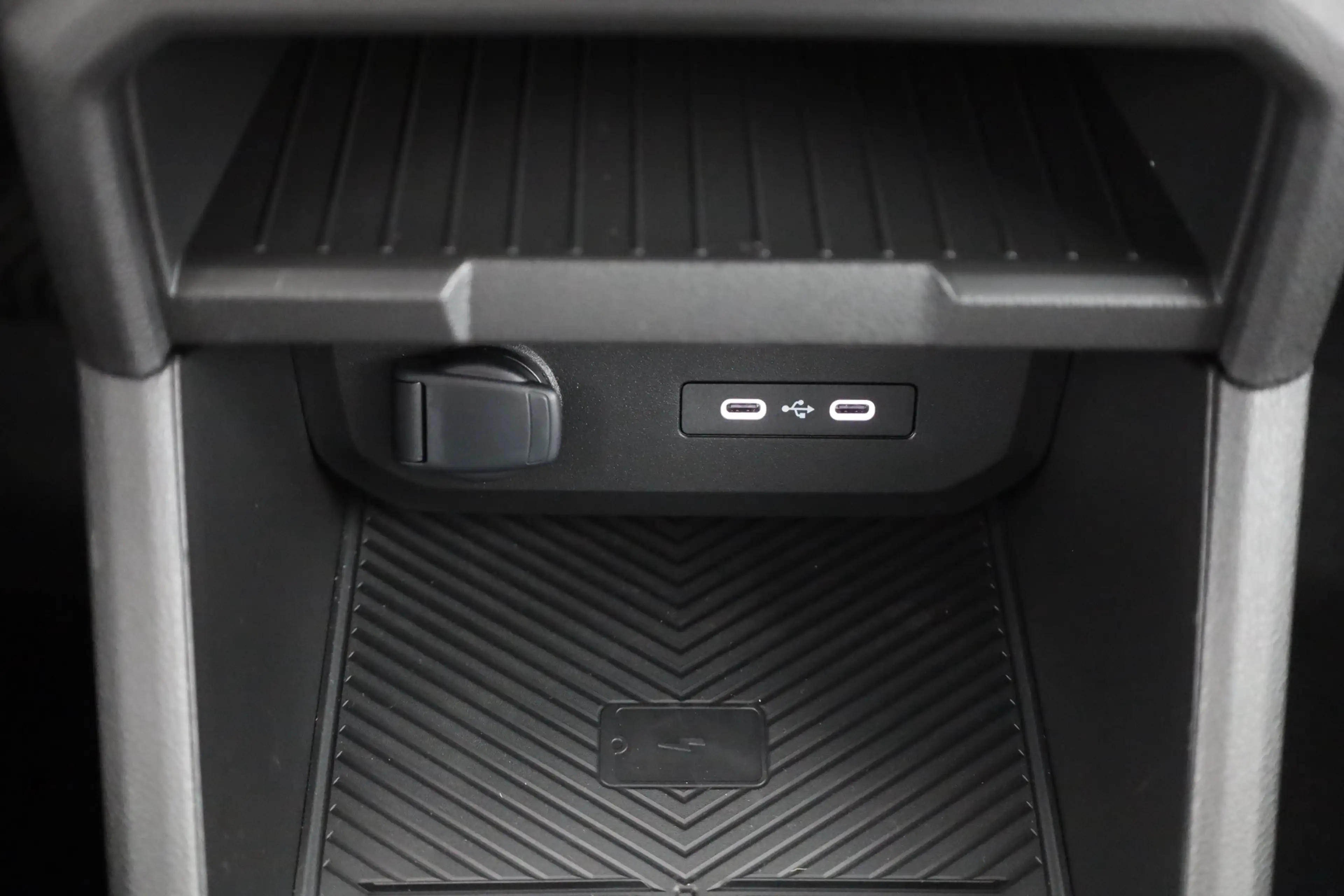 Dacia Duster Hybrid 155 Aut. LED ACC Navi — photo 15