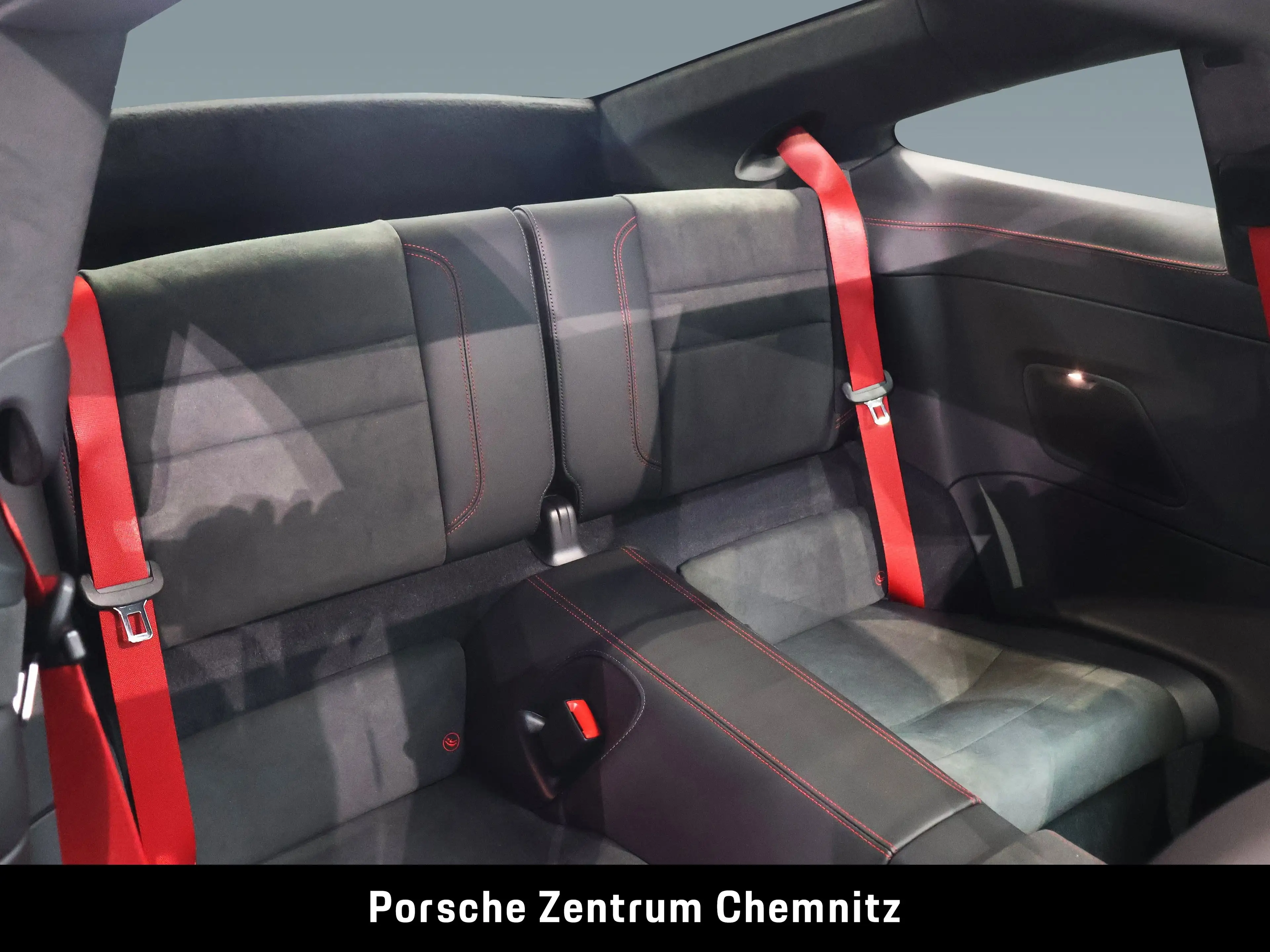 Porsche 911 Carrera 4 GTS HD-Matrix;Lift;BOSE;ACC — photo 8