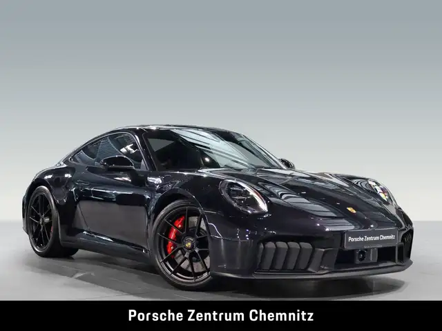 Porsche 911 view 9