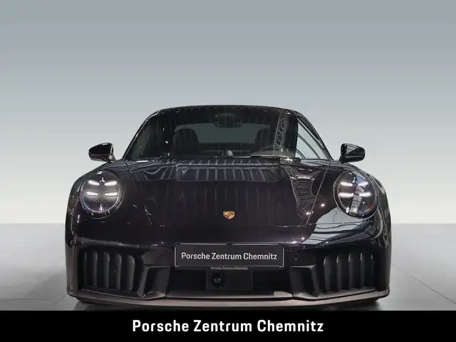 Porsche 911 view 4