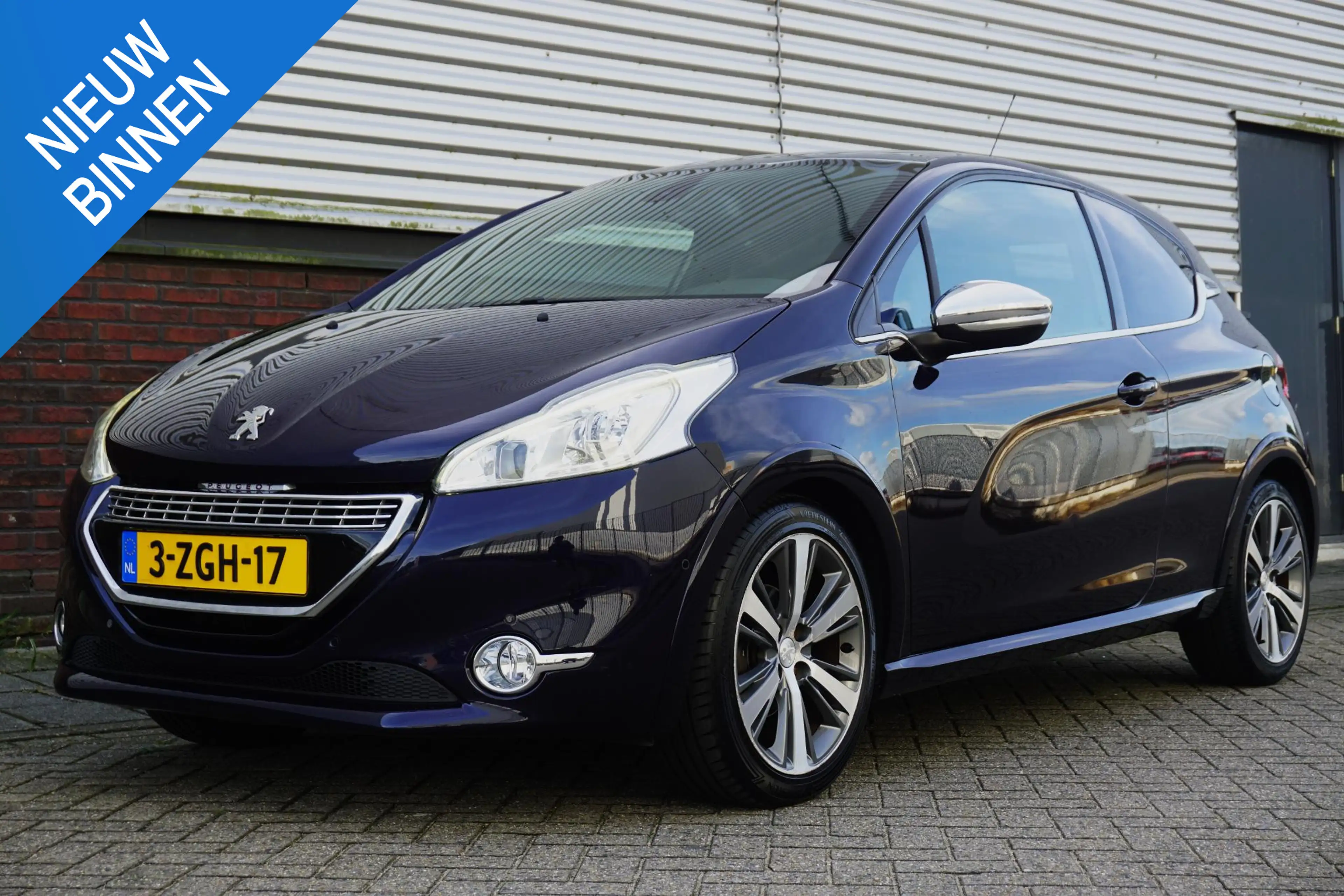 Peugeot 208 1.2 PureTech XY/110PK/PANODAK/GEREVISEERDE MOTOR.