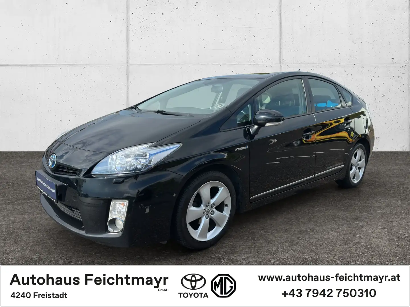 Toyota Prius III 1,8 VVT-i Hybrid Premium GPS 5t. Schwarz - 1