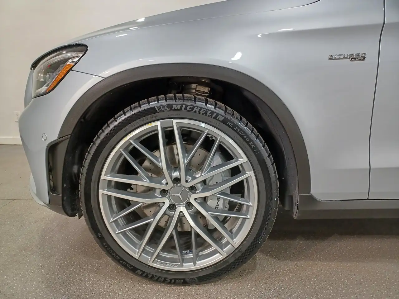 Mercedes-Benz GLC снимка Mercedes-Benz GLC