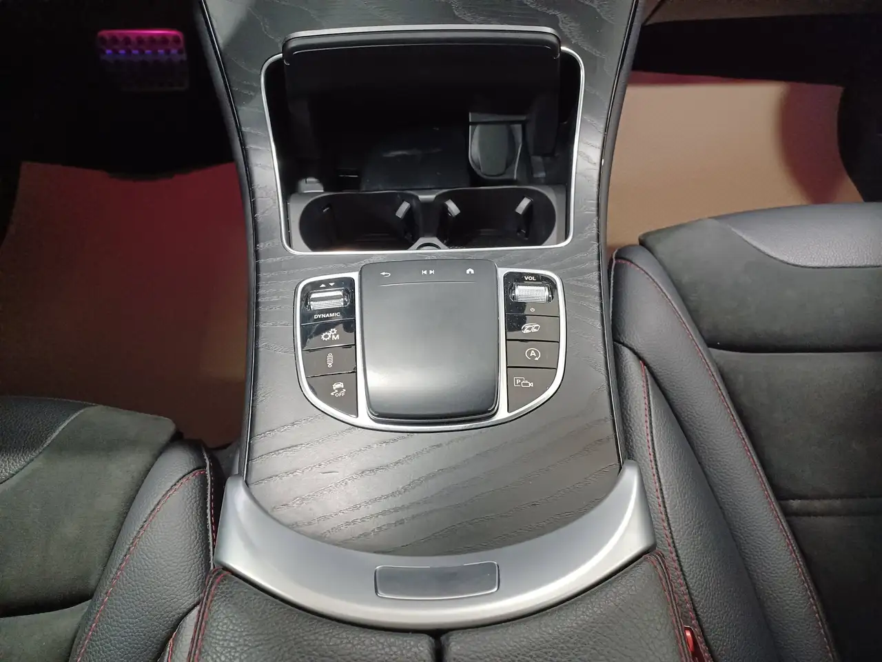 Mercedes-Benz GLC снимка Mercedes-Benz GLC