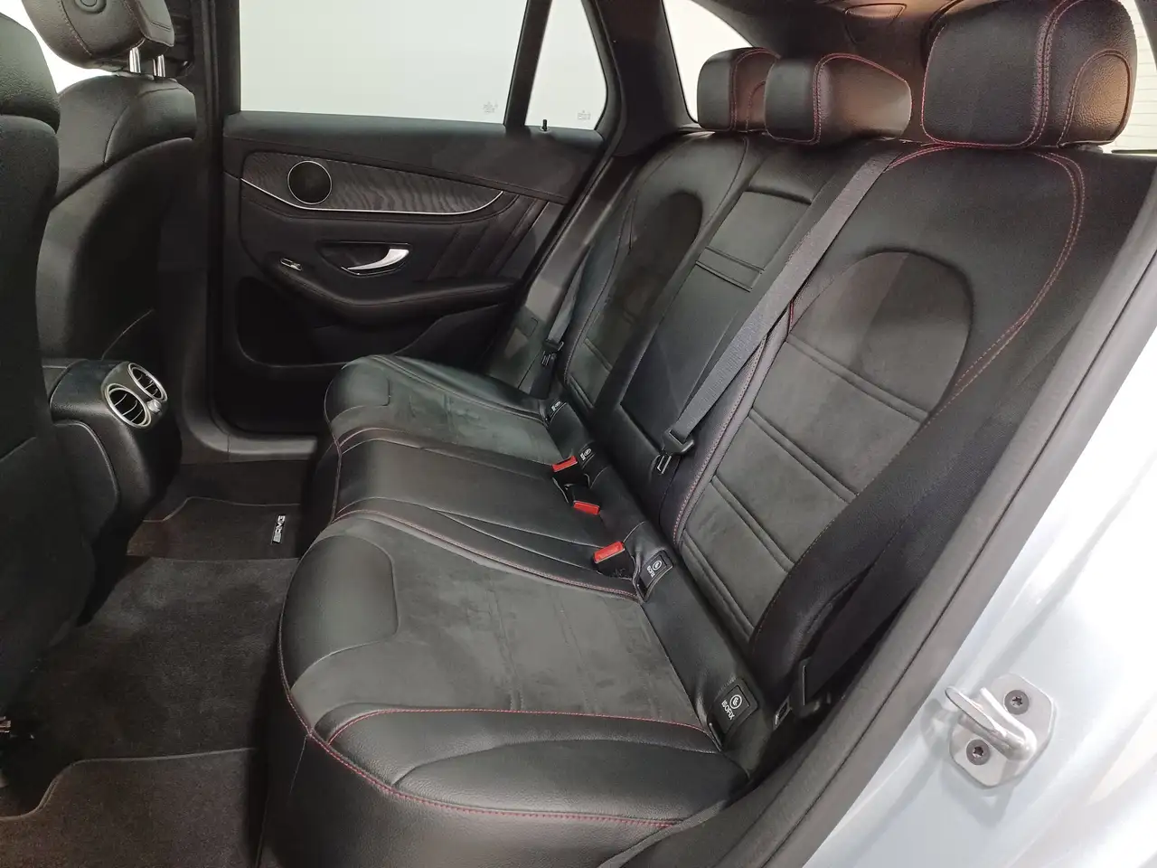 Mercedes-Benz GLC снимка Mercedes-Benz GLC