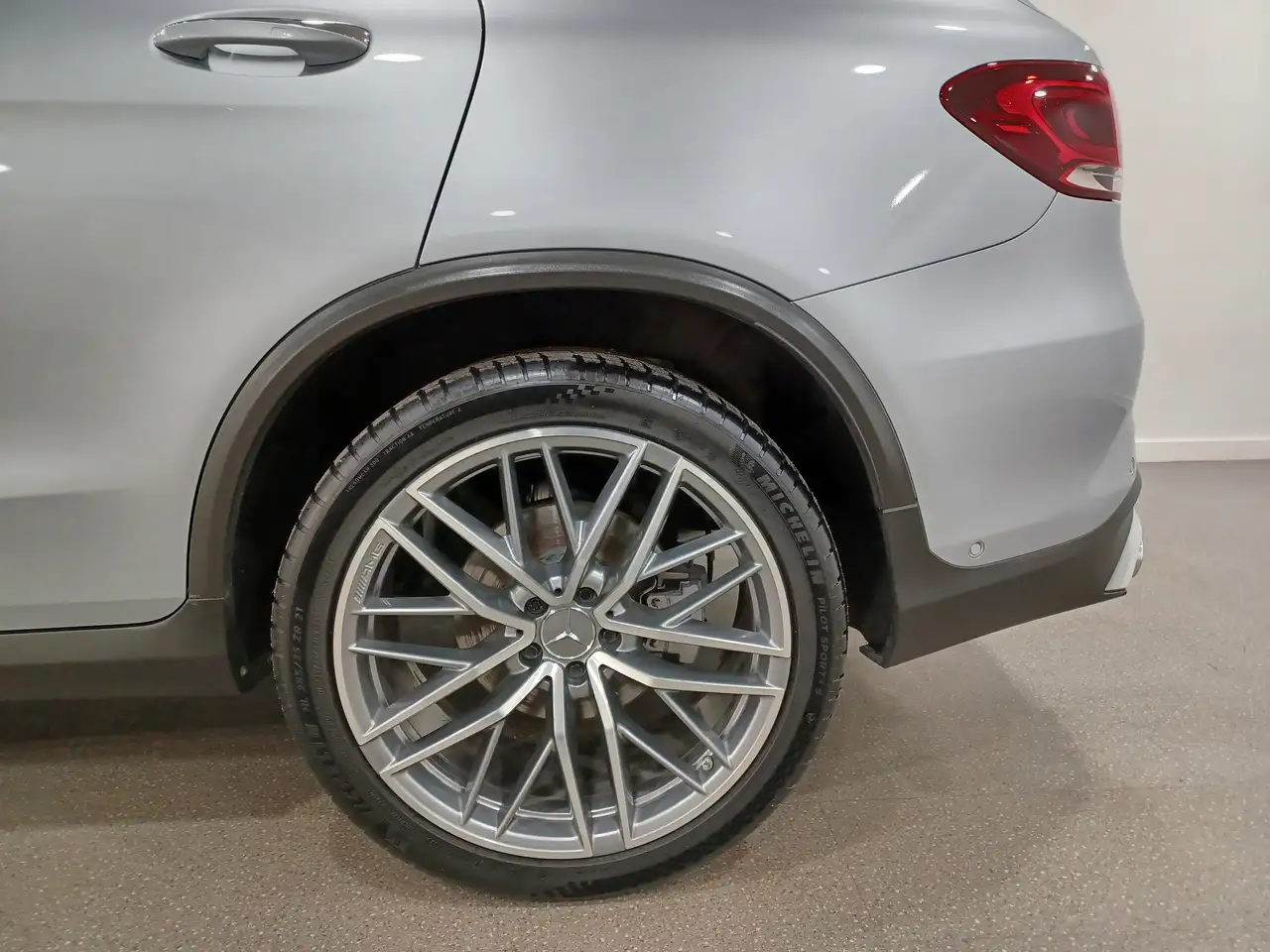 Mercedes-Benz GLC снимка Mercedes-Benz GLC