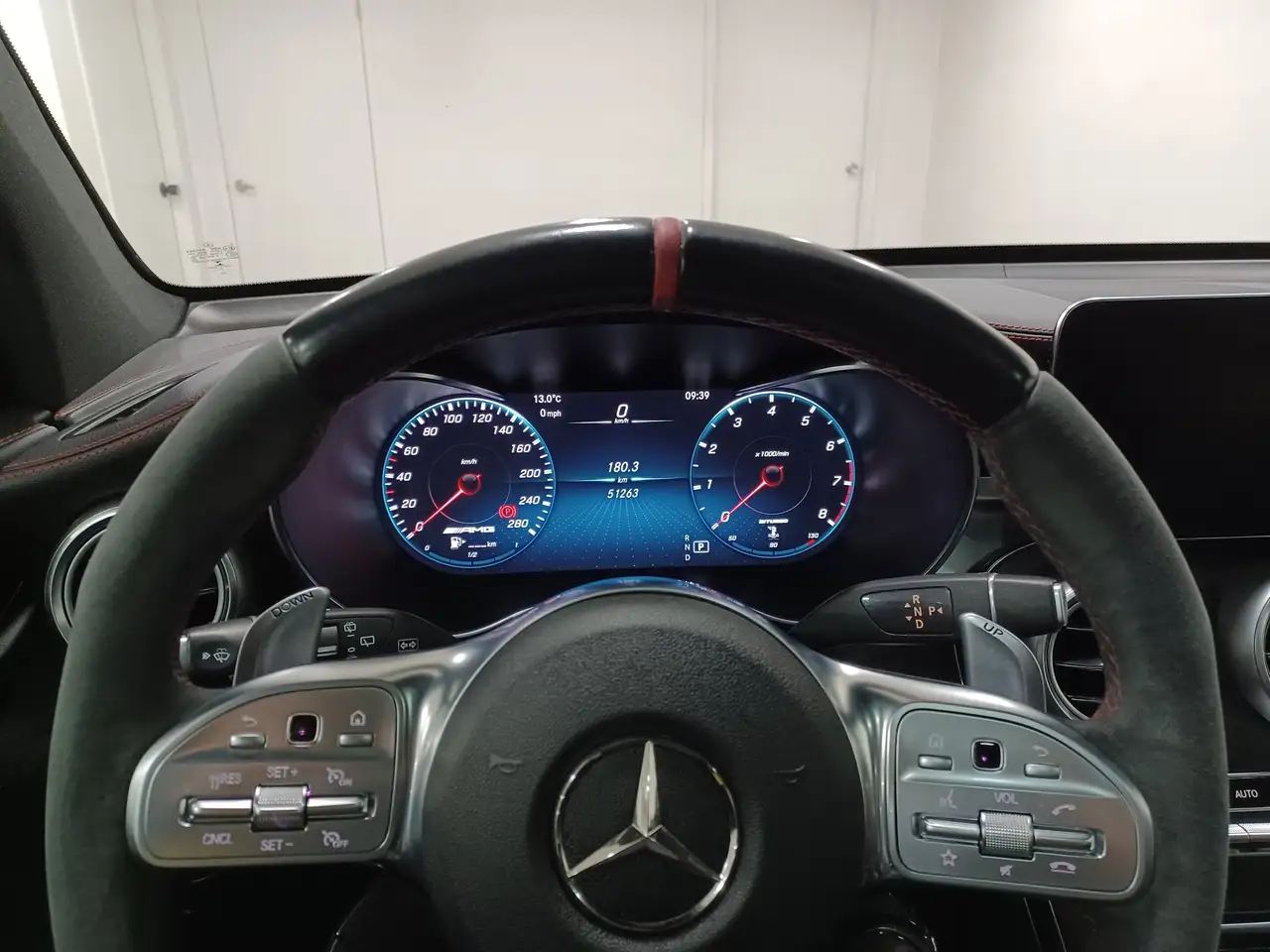 Mercedes-Benz GLC снимка Mercedes-Benz GLC