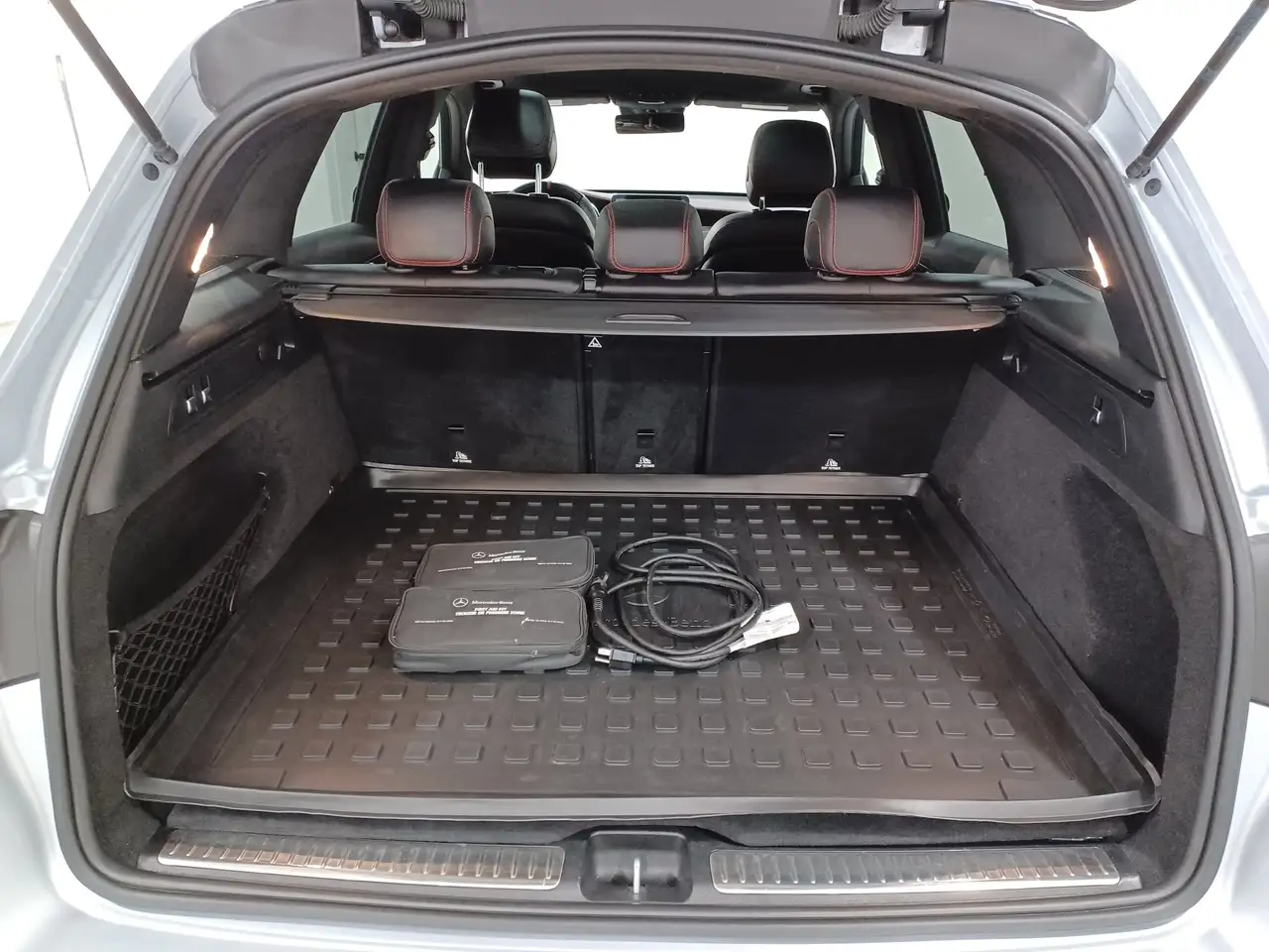 Mercedes-Benz GLC снимка Mercedes-Benz GLC