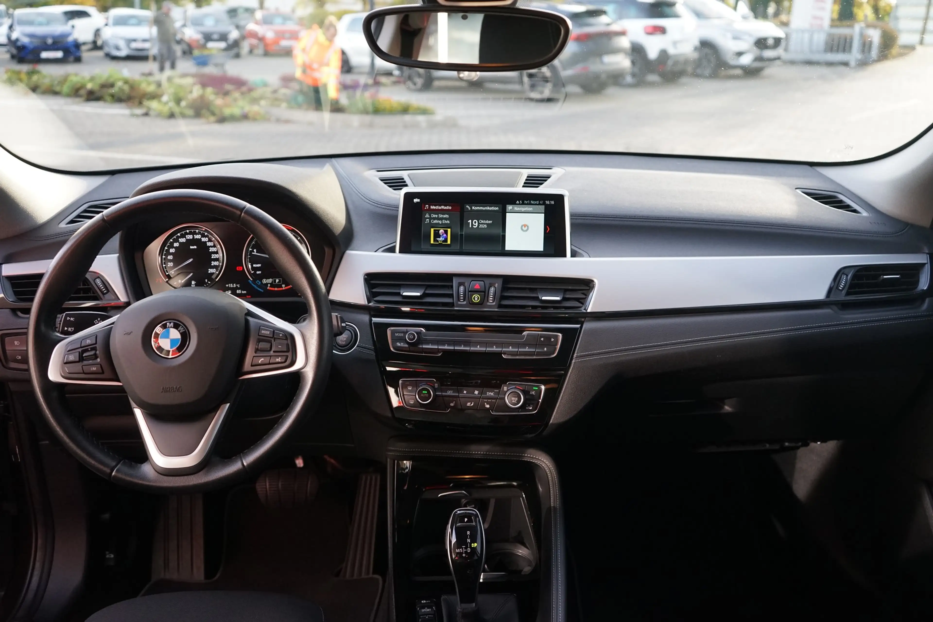 BMW X2 sDrive 20 i Advantage LED Navi Sitzheizung — photo 11