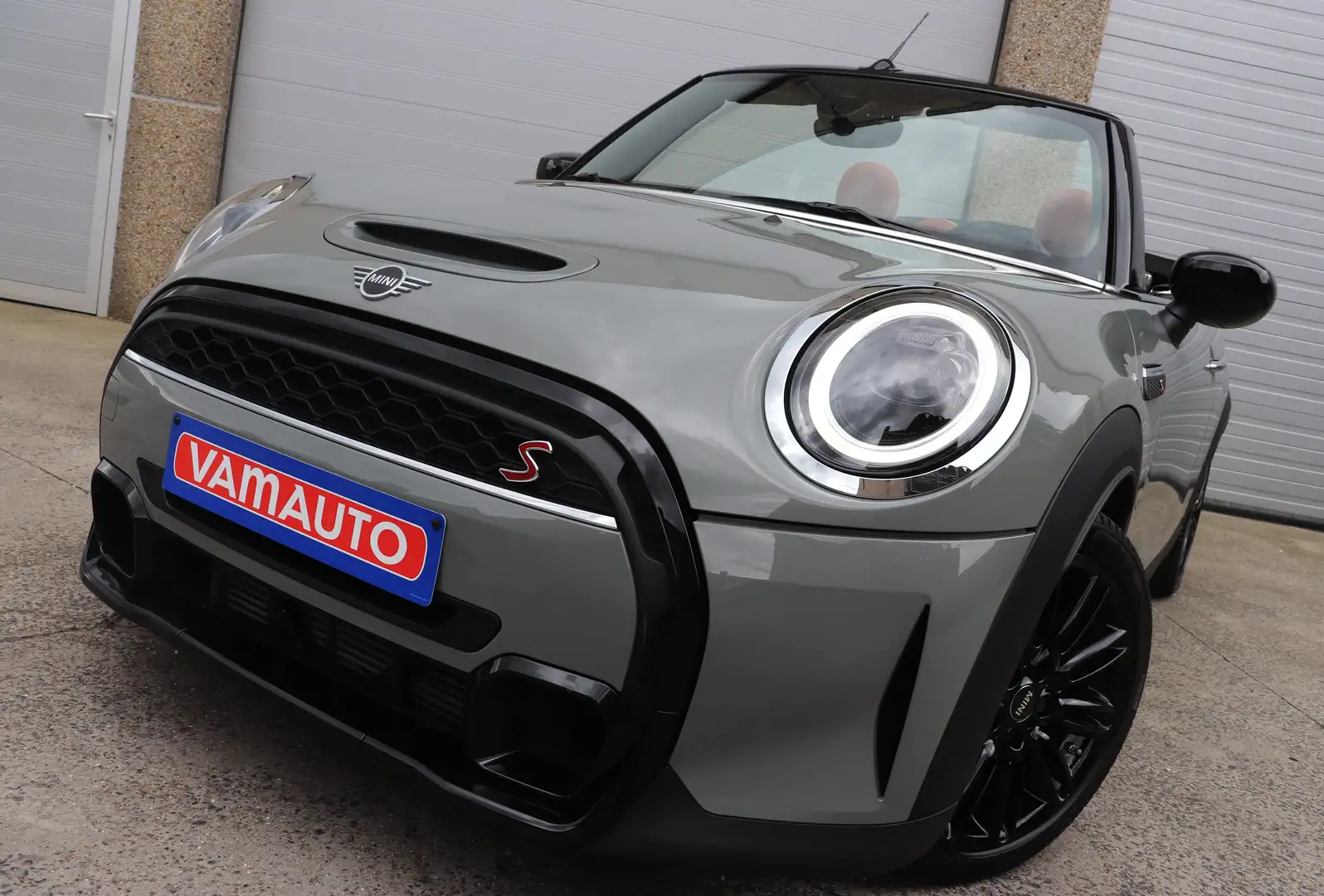 MINI Cooper S Cabrio - Leather/Shadow/AppleCarplay/LED/AmbientLight/Cam Grijs - 1