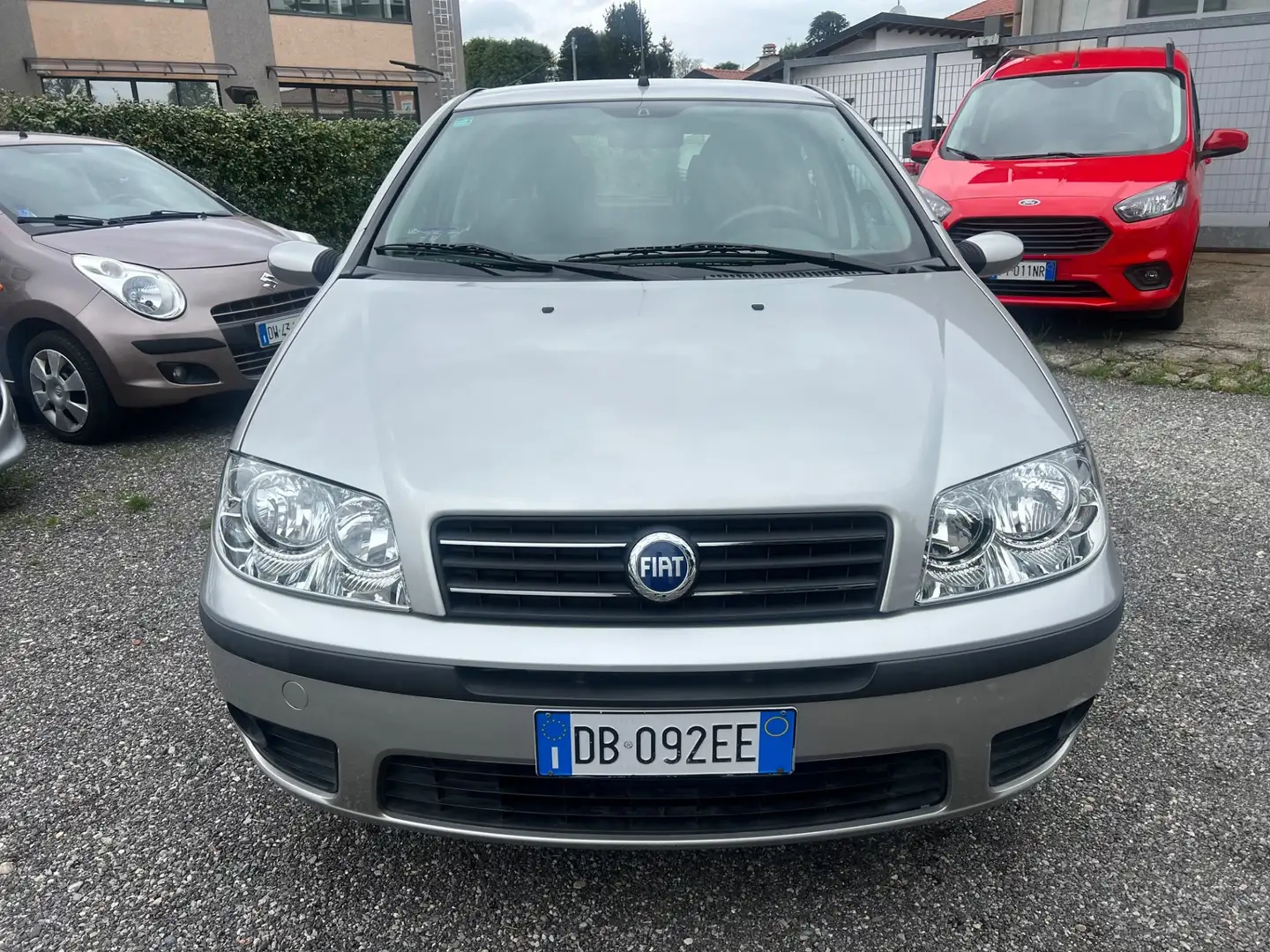 Fiat Punto 1.2 5 porte Actual Grijs - 2