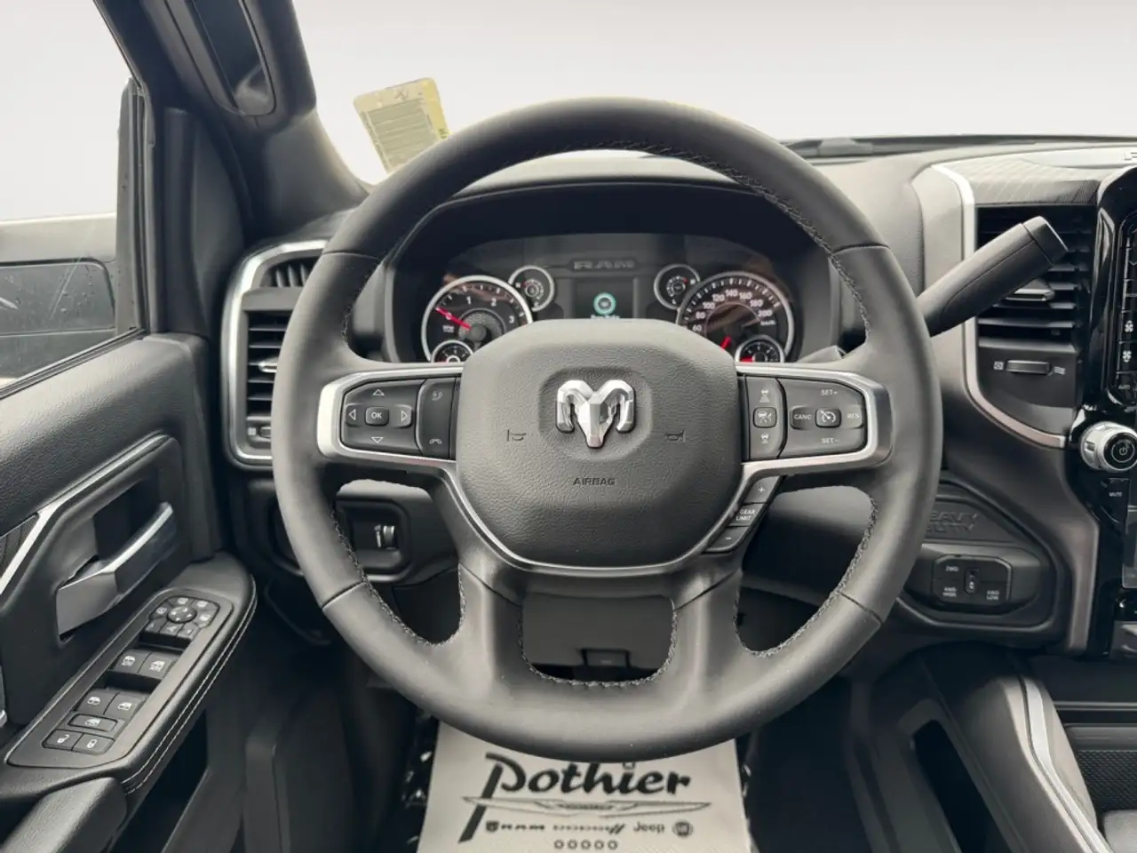 RAM 2500 снимка RAM 2500