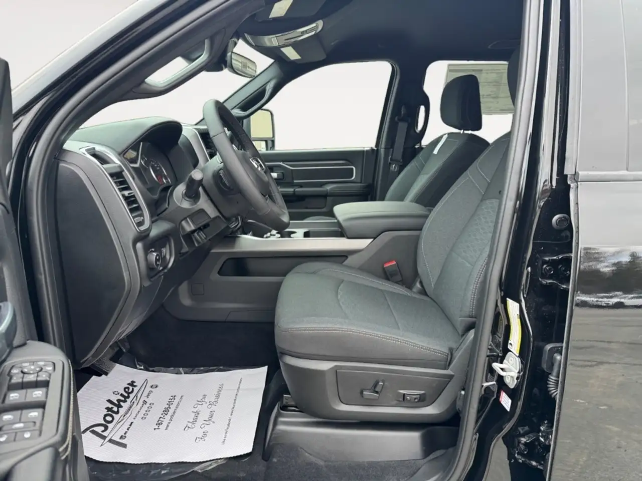 RAM 2500 снимка RAM 2500