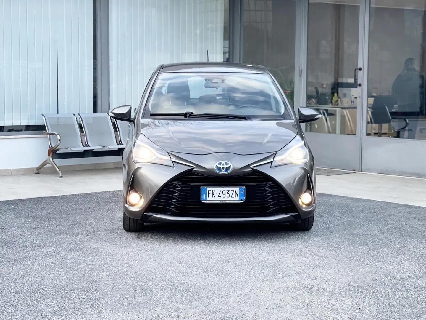 Toyota Yaris 1.5 Hybrid 73CV E6 Automatica Neo. - 2017 Bronze - 2