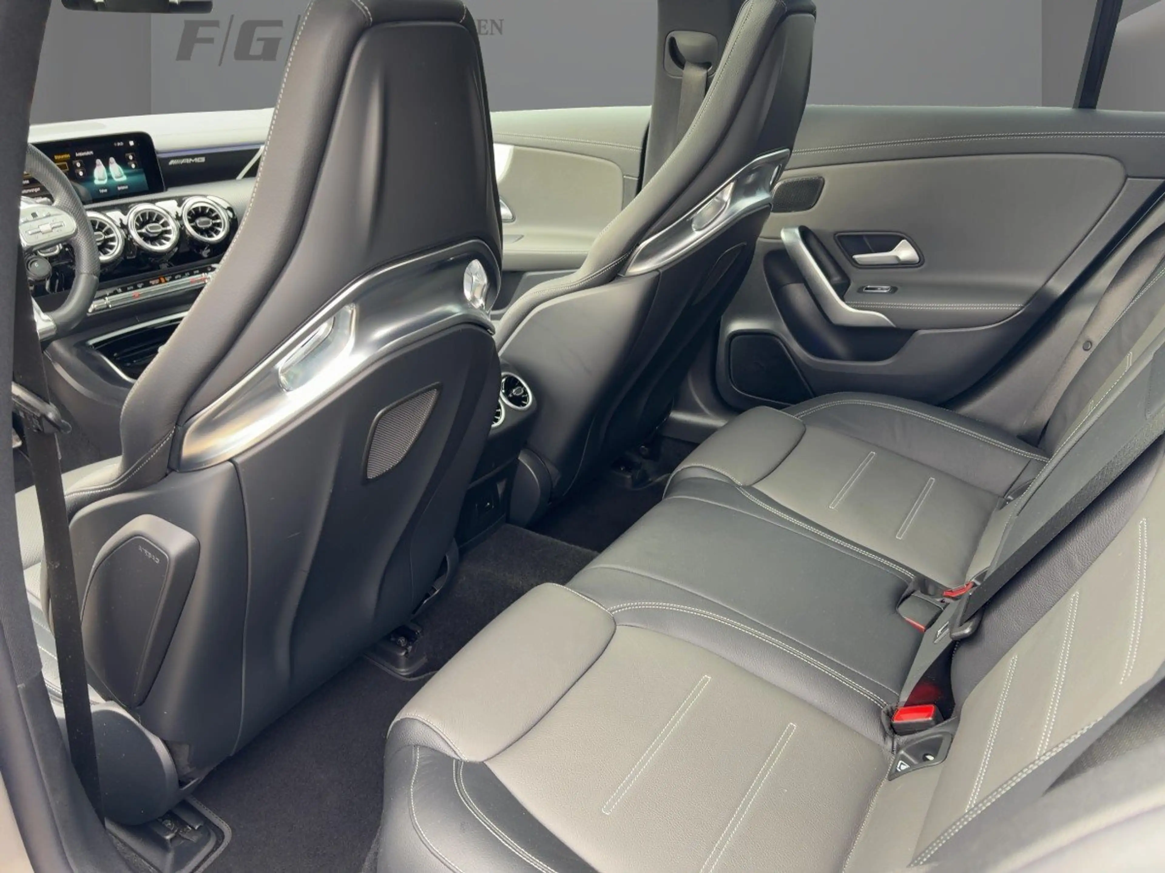 Mercedes-Benz CLA 35 AMG CLA 35 SB AMG+PANO+KEYGO+PERFSITZ.+360+ AMG Line — photo 7