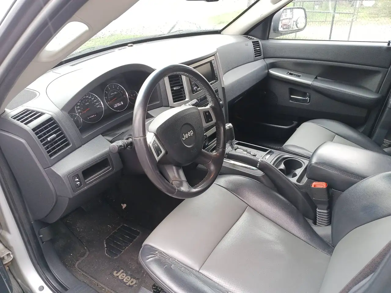 Jeep Grand Cherokee снимка Jeep Grand Cherokee