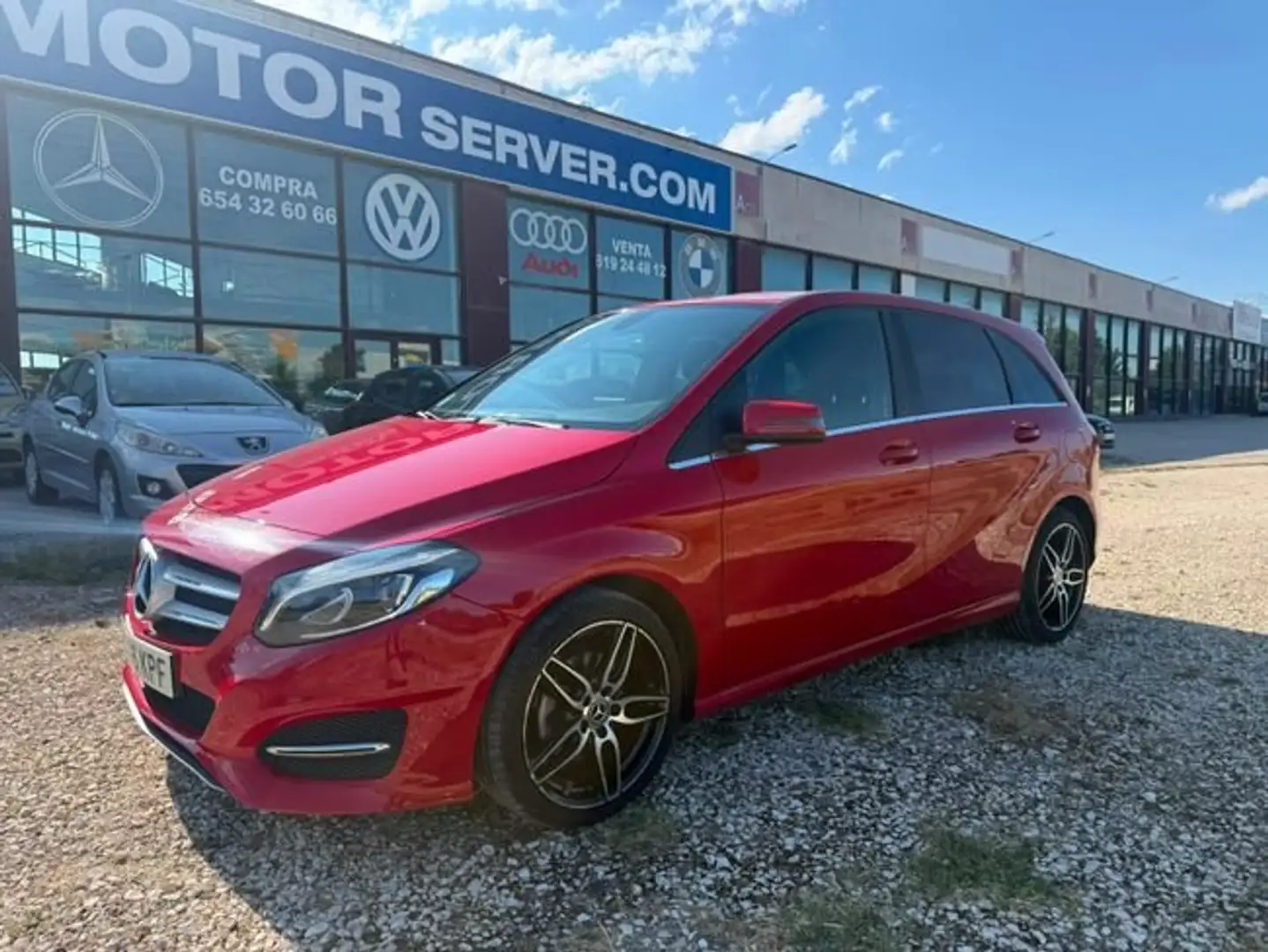 Mercedes-Benz B 200 200d Rojo - 1