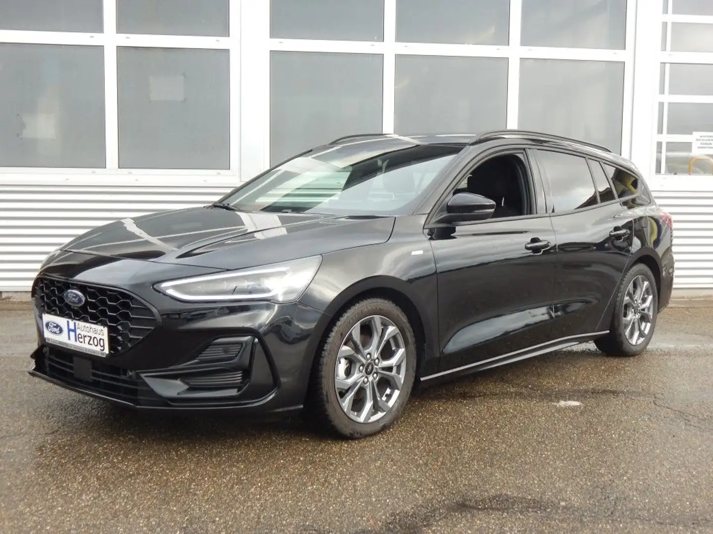 Ford Focus Turnier 1.0 EcoBoost Hybrid Aut. ST-LINE X Noir - 1