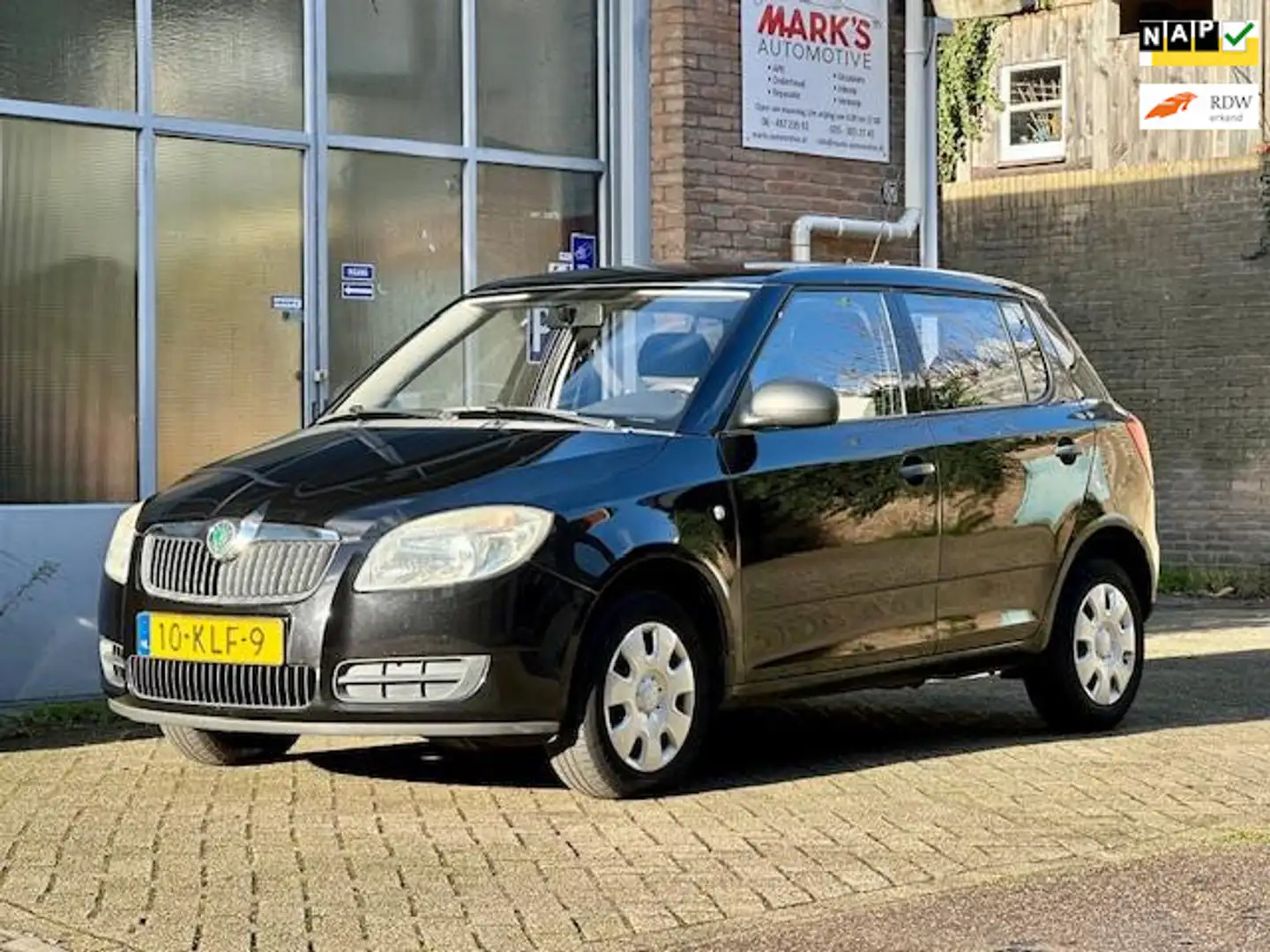 Skoda Fabia 1.2 Drive Zwart - 1