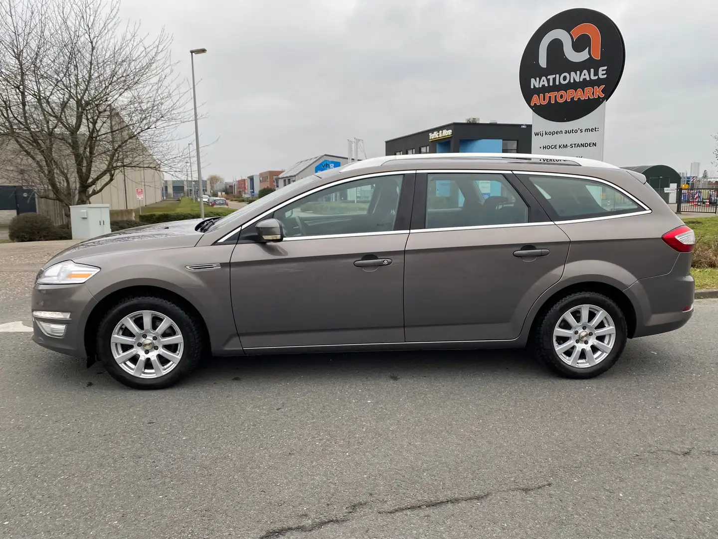 Ford Mondeo Wagon 2011 * 1.6 EcoBoost Titanium * APK !! TOP Braun - 2