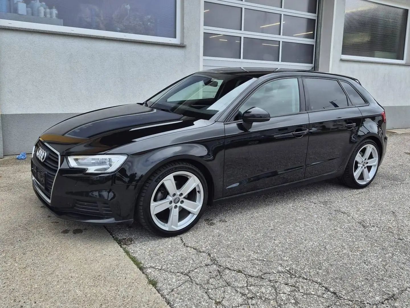 Audi A3 Sportback 8V/ Rückfahrkamera, Ledersitze, Tempomat,Sportsitze, Sitzheizung, MMI-Navi Schwarz - 1