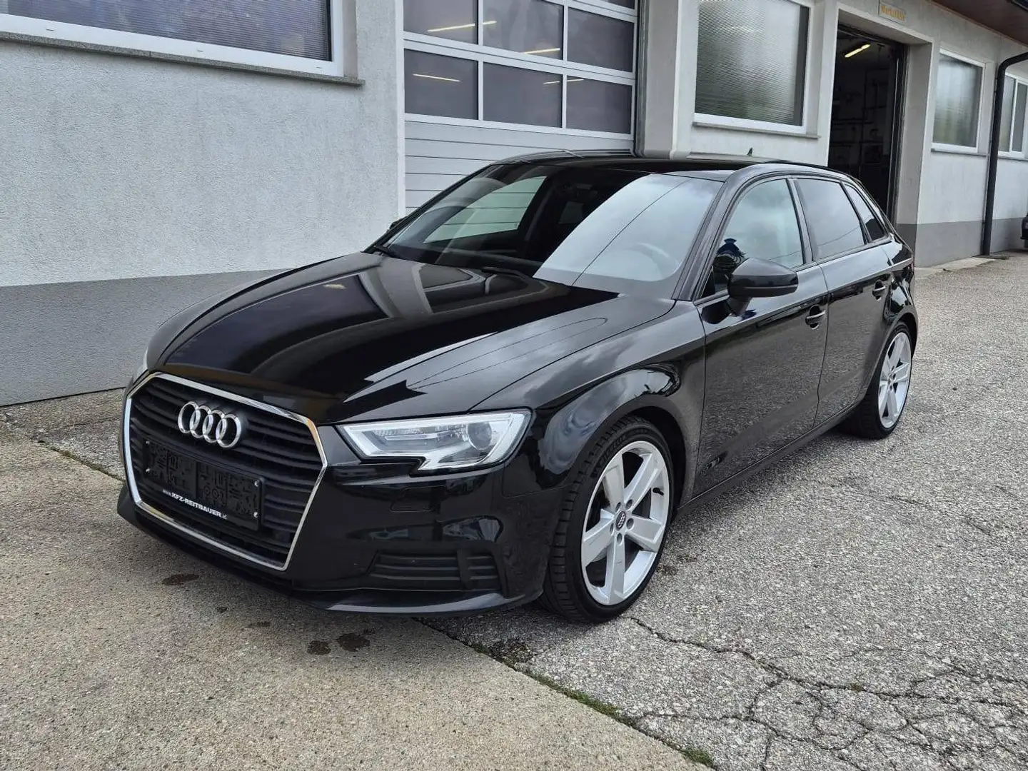 Audi A3 Sportback 8V/ Rückfahrkamera, Ledersitze, Tempomat,Sportsitze, Sitzheizung, MMI-Navi Schwarz - 2