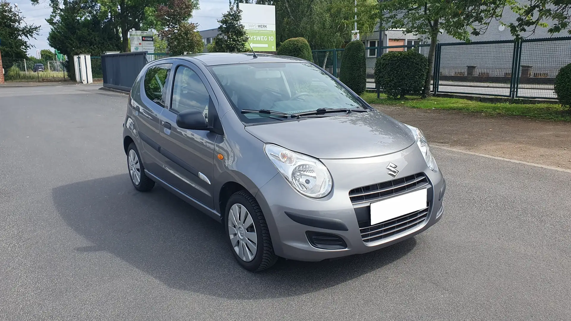Suzuki Alto 1.0 Klima 1. Hand 5-türig Šedá - 1